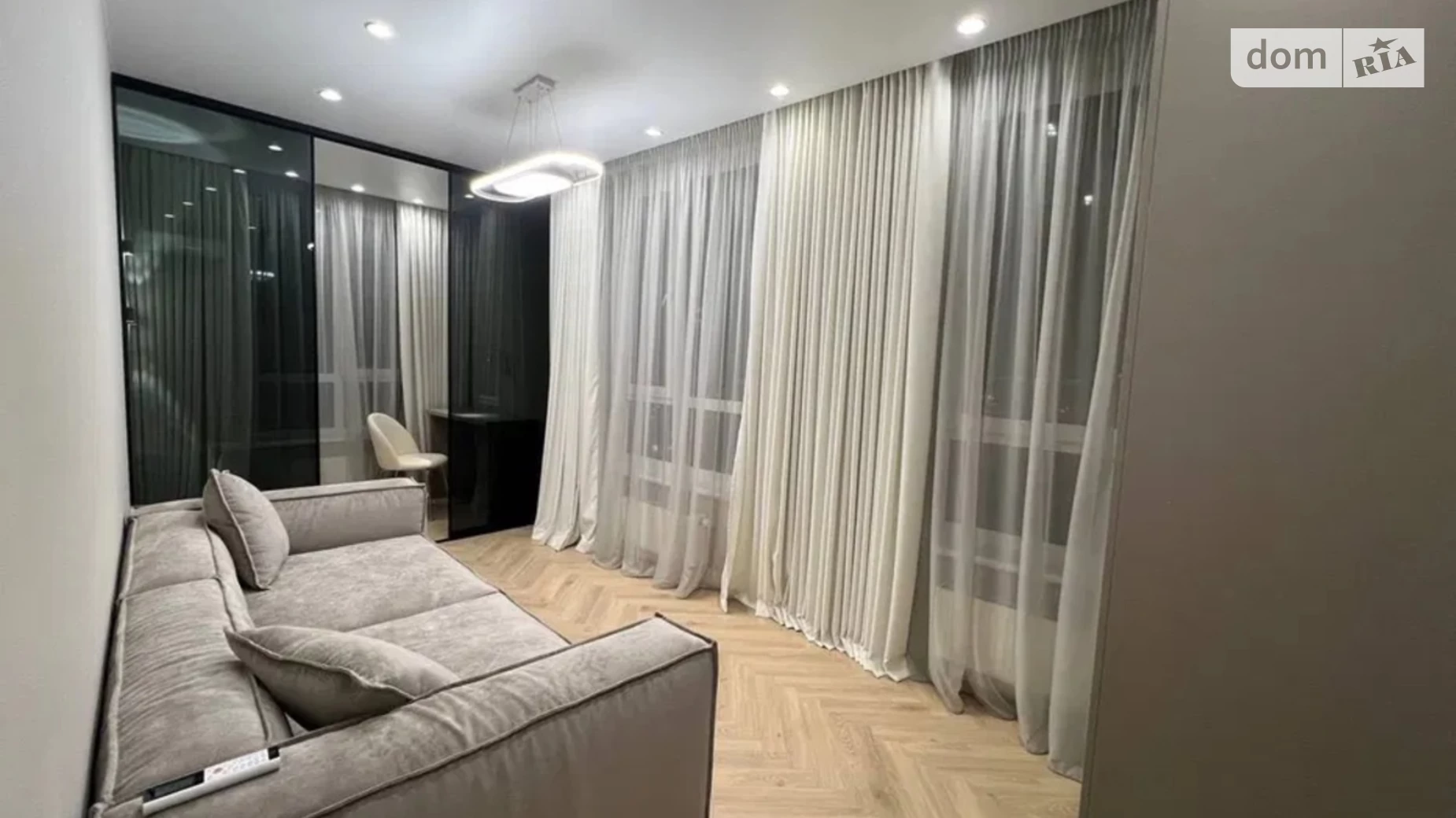 Продается 3-комнатная квартира 81 кв. м в Киеве, Столичное шоссе, 1 - фото 2