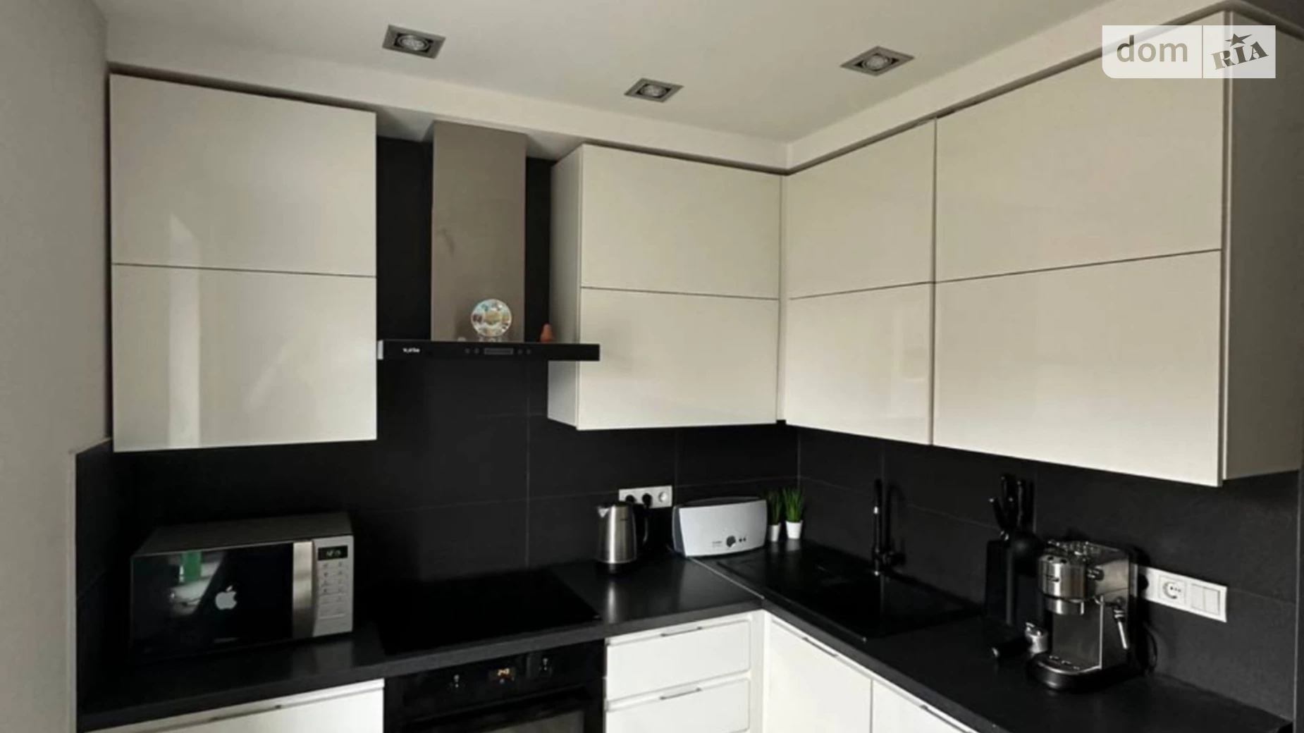 Продається 3-кімнатна квартира 71 кв. м у Києві, цена: 97000 $ - фото 2