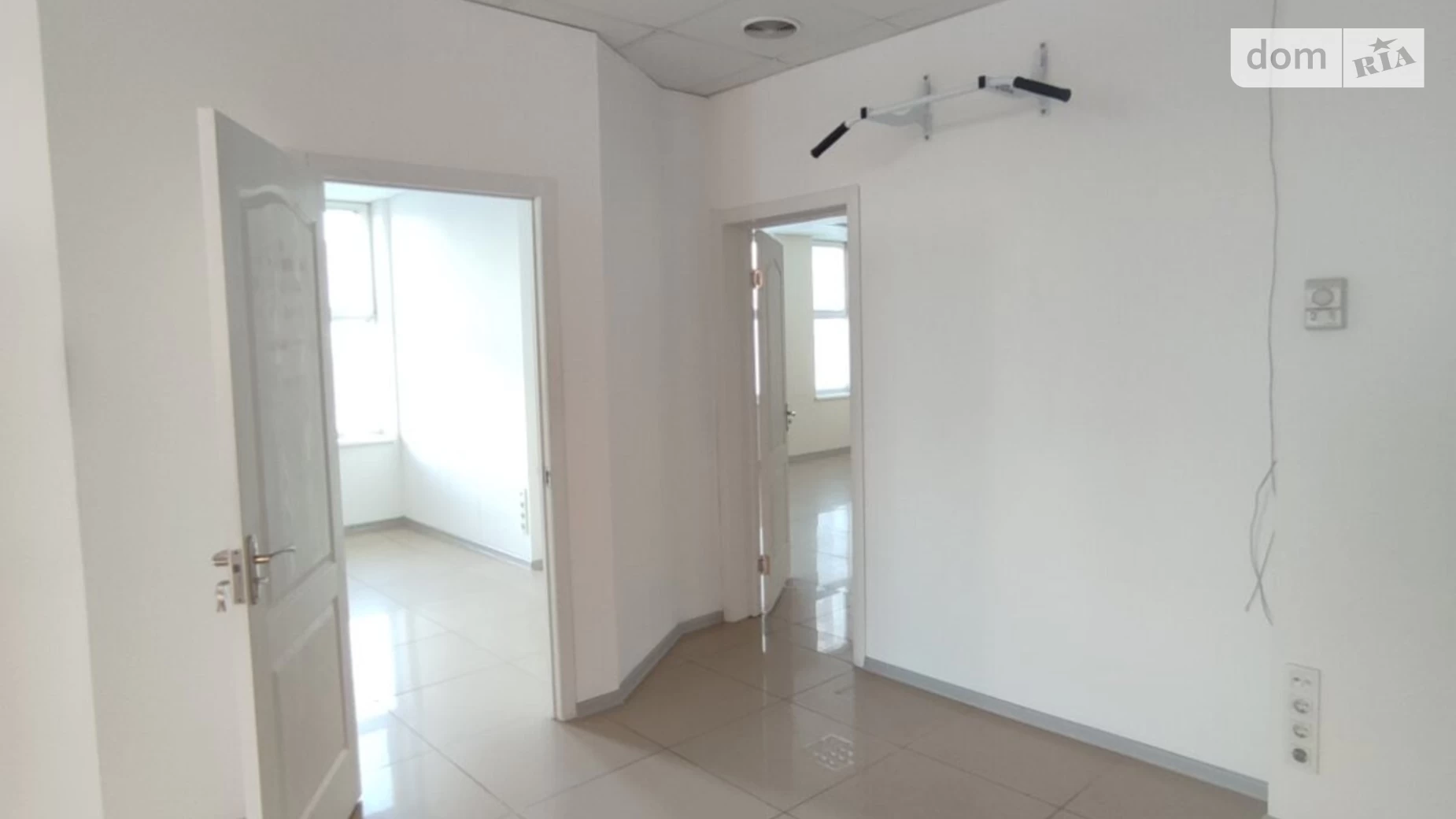 Продается офис 108.5 кв. м в бизнес-центре, цена: 82000 $ - фото 3
