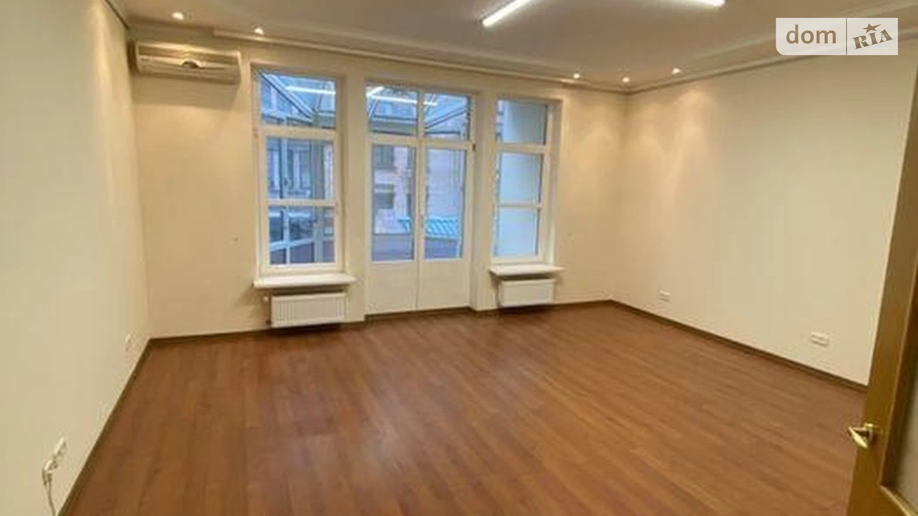 Сдается в аренду офис 100 кв. м в бизнес-центре, цена: 1600 $ - фото 4