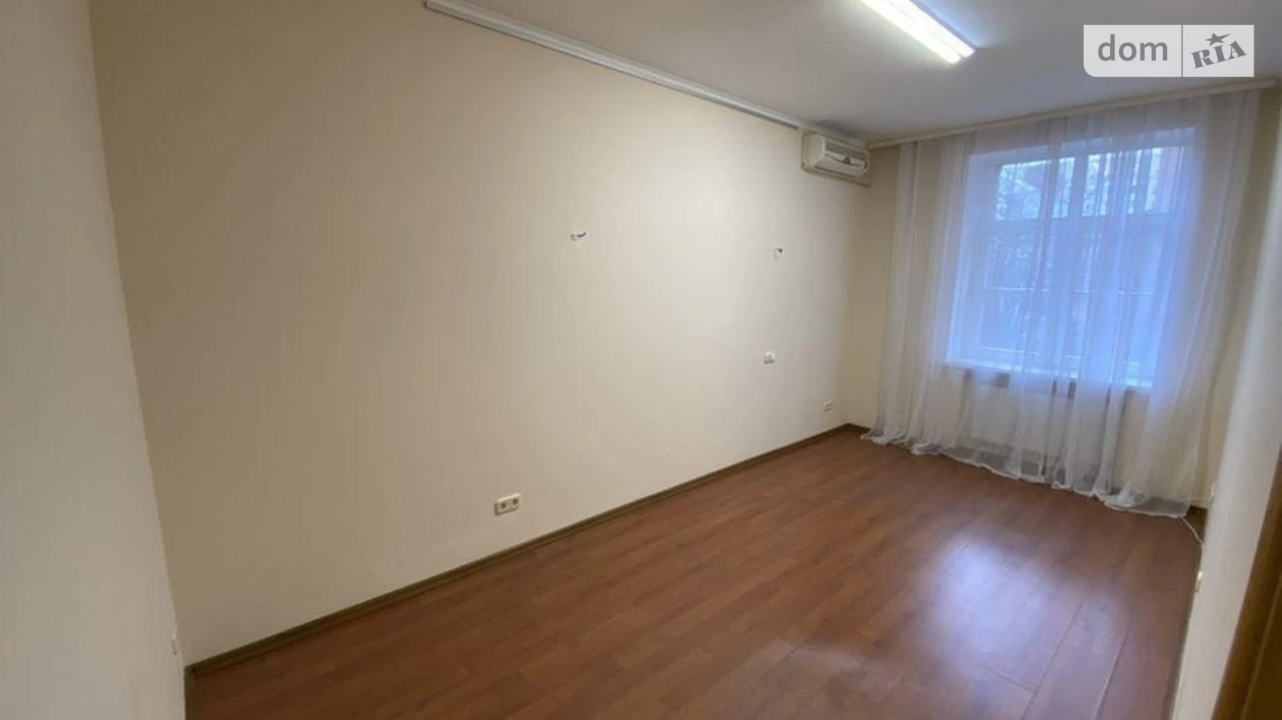Сдается в аренду офис 100 кв. м в бизнес-центре, цена: 1600 $ - фото 2