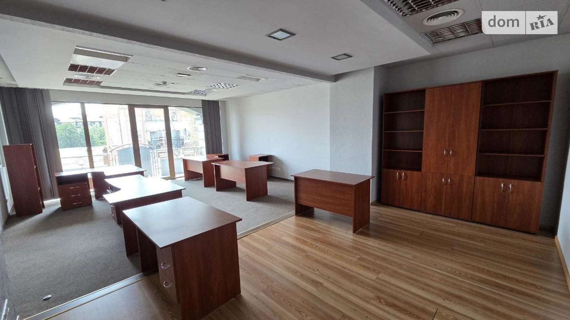 Сдается в аренду офис 680 кв. м в бизнес-центре, цена: 14750 $ - фото 3