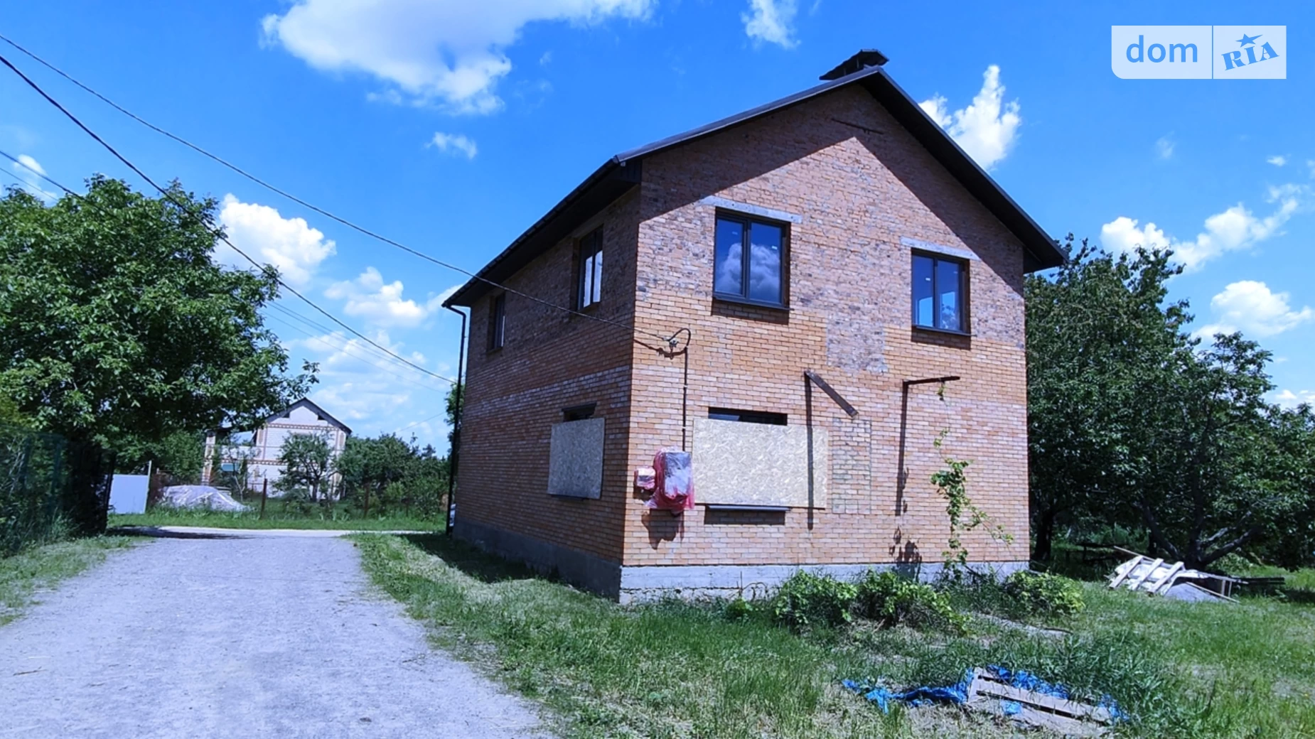 Продается дом на 2 этажа 150 кв. м с гаражом, цена: 67000 $ - фото 2