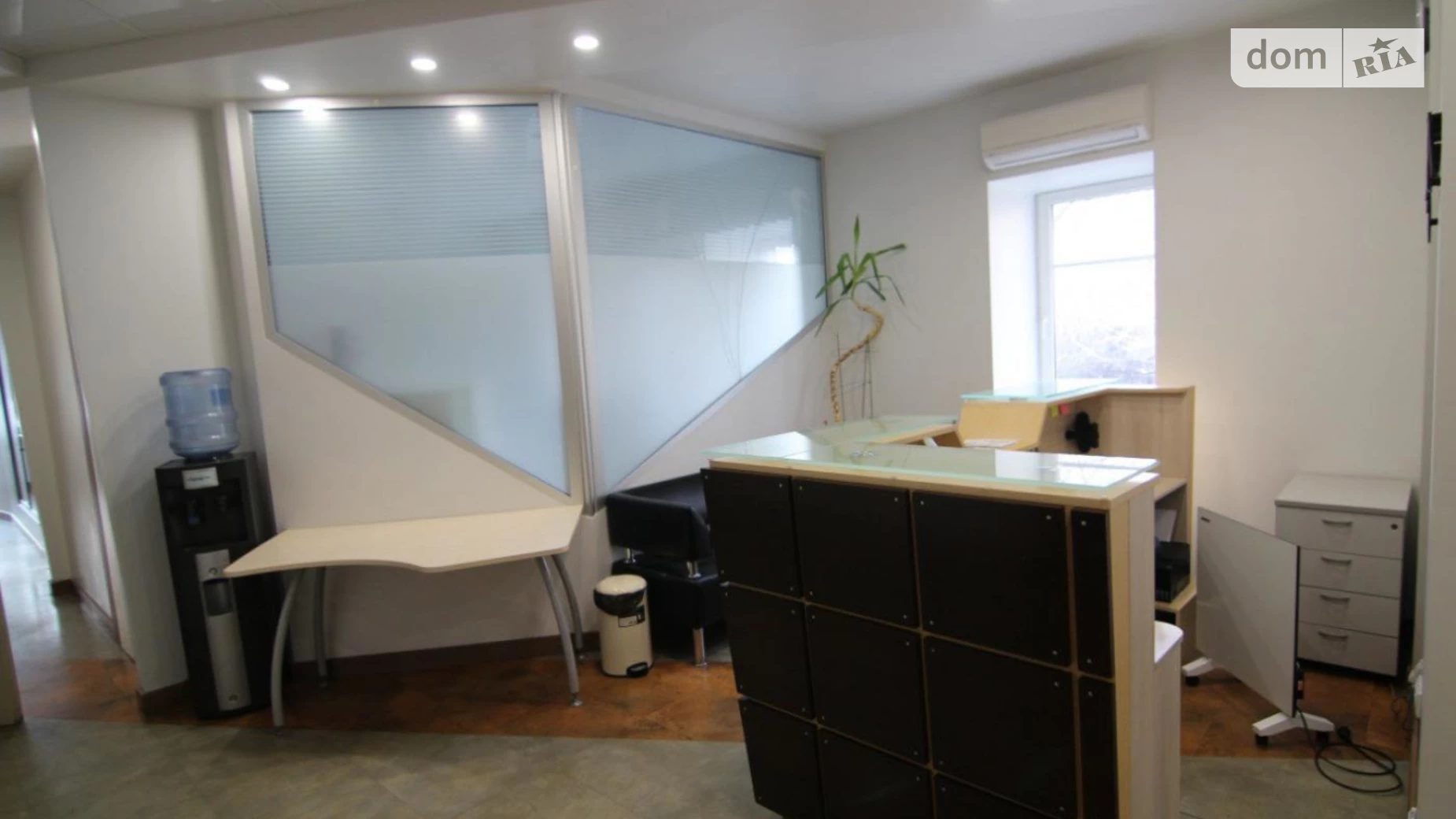 Продается офис 278.9 кв. м в бизнес-центре, цена: 420000 $ - фото 2