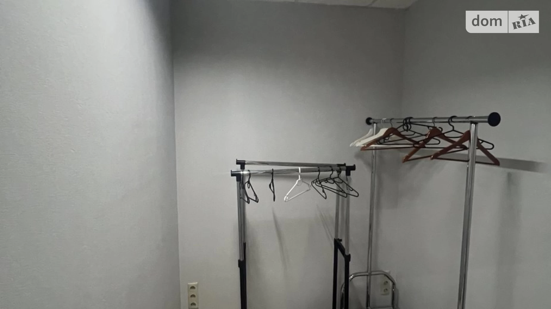 Сдается в аренду офис 198 кв. м в бизнес-центре, цена: 1700 $ - фото 5