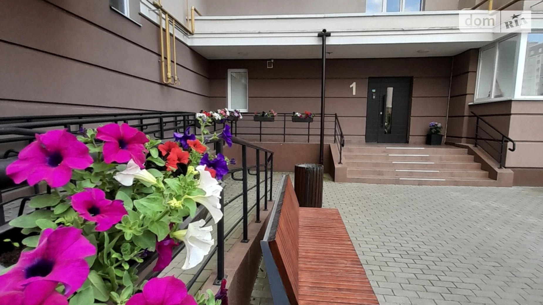 Продается 3-комнатная квартира 106 кв. м в Гатном, бул. Приозёрный, 3А - фото 2