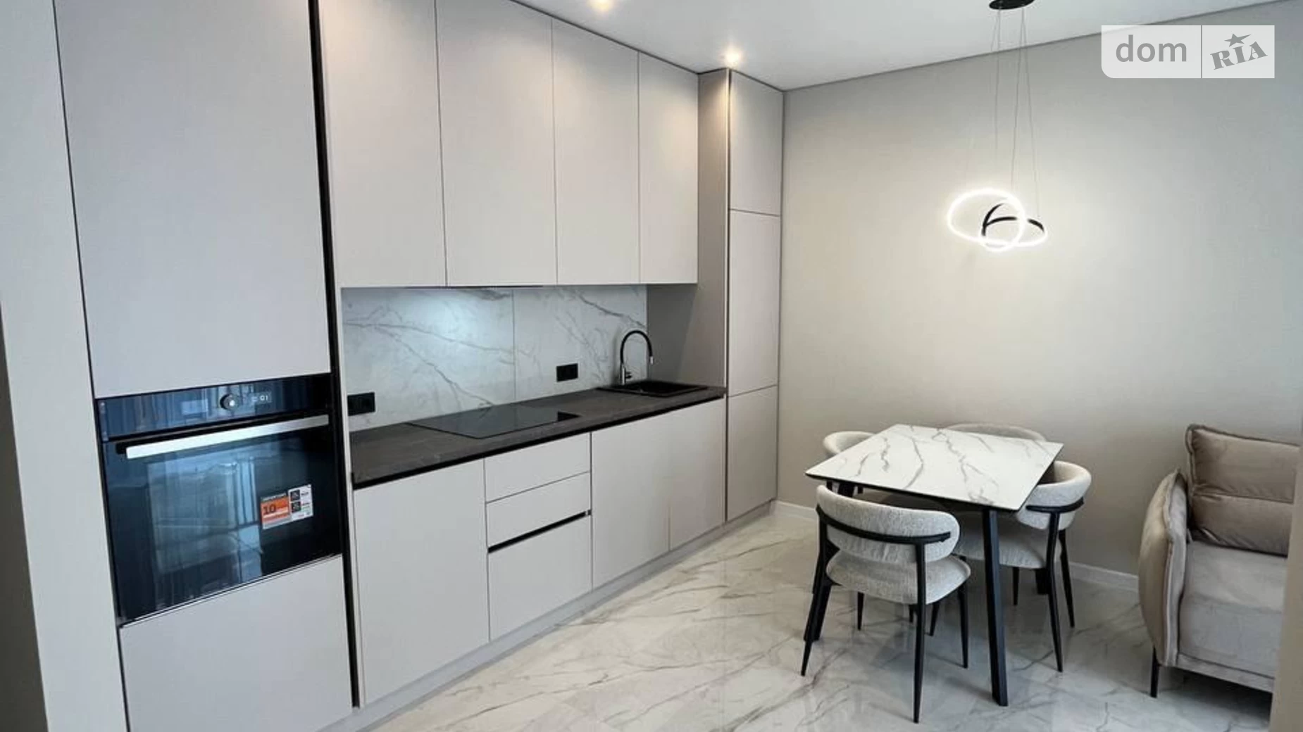 Продается 1-комнатная квартира 43 кв. м в Ужгороде, цена: 89000 $ - фото 2