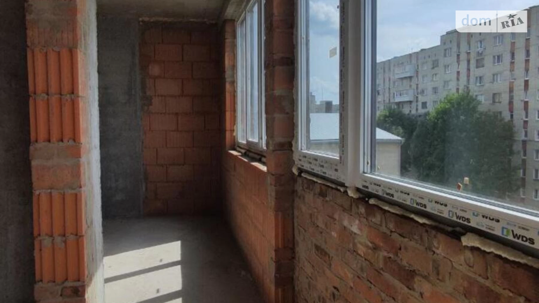 Продается 1-комнатная квартира 50 кв. м в Львове, ул. Камышовая - фото 3