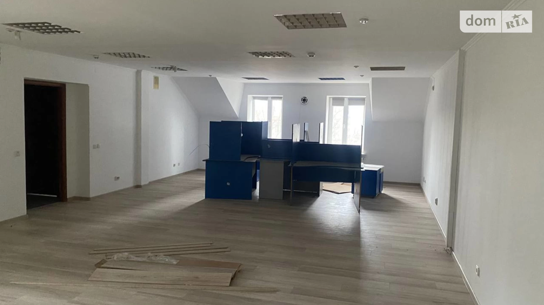 Сдается в аренду офис 67.5 кв. м в бизнес-центре, цена: 10800 грн - фото 2