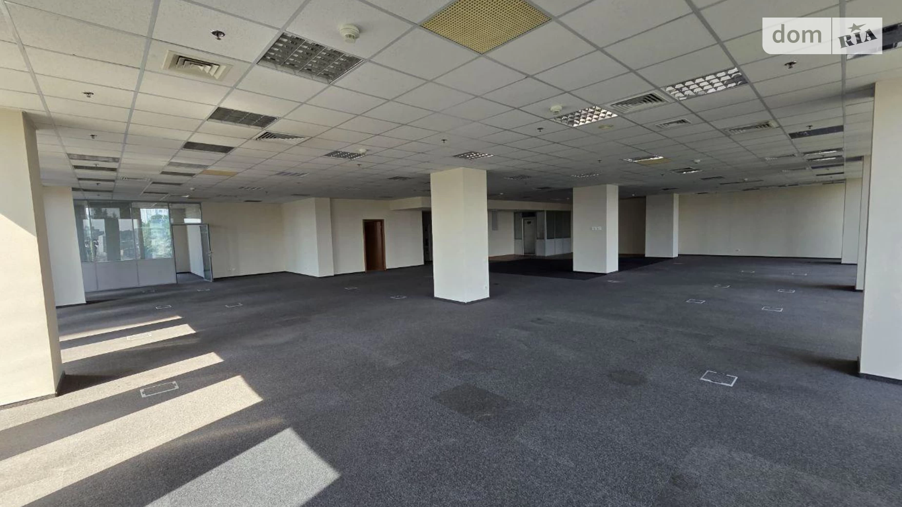 Сдается в аренду офис 470 кв. м в бизнес-центре, цена: 10650 $ - фото 4