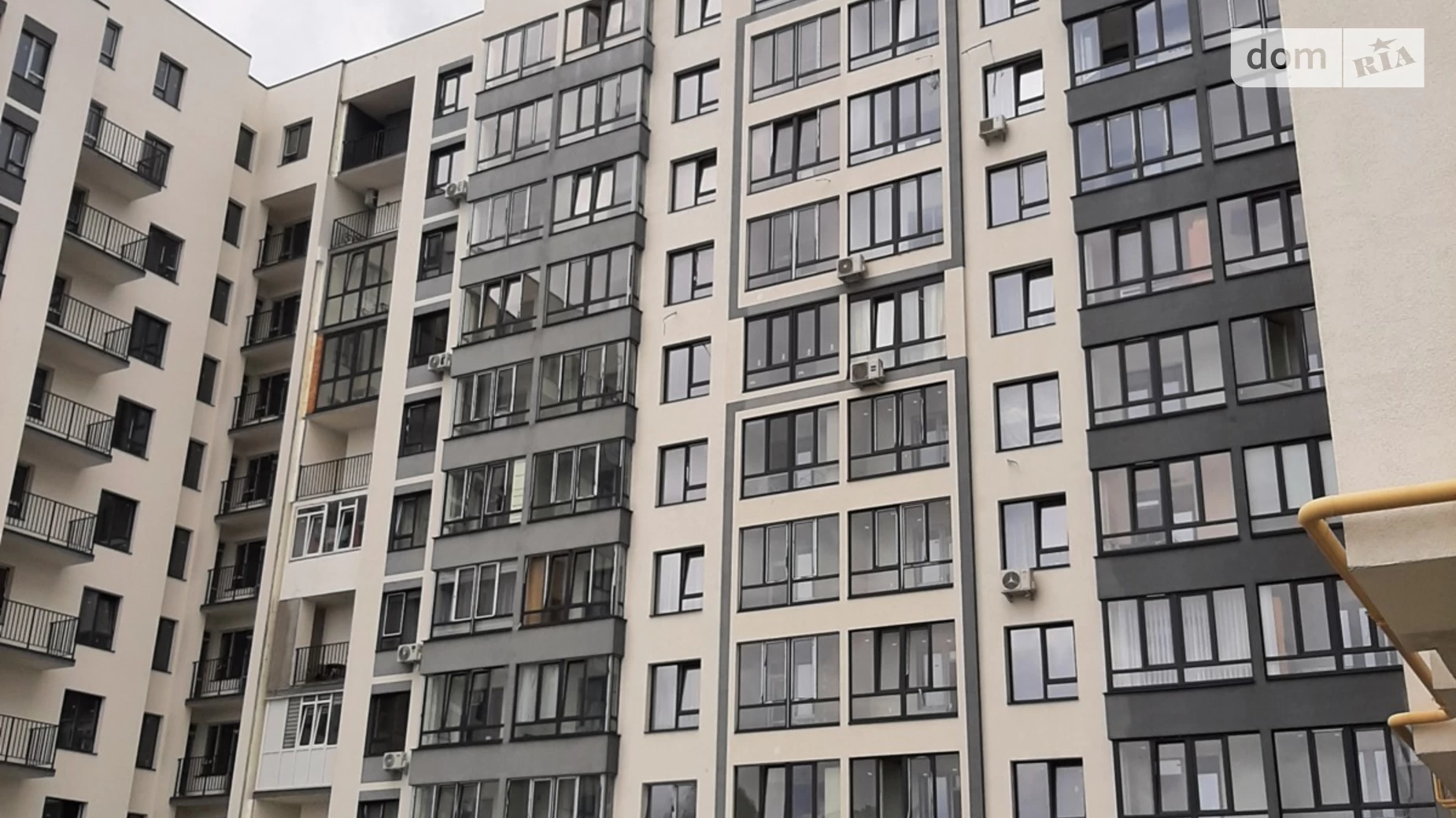 Продается 1-комнатная квартира 45 кв. м в Львове, ул. Длинная, 30 - фото 2