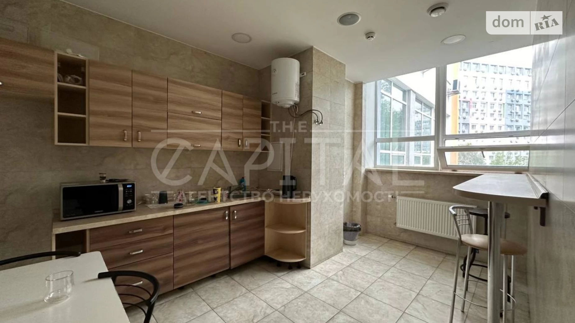 Сдается в аренду офис 245 кв. м в бизнес-центре, цена: 2450 $ - фото 4
