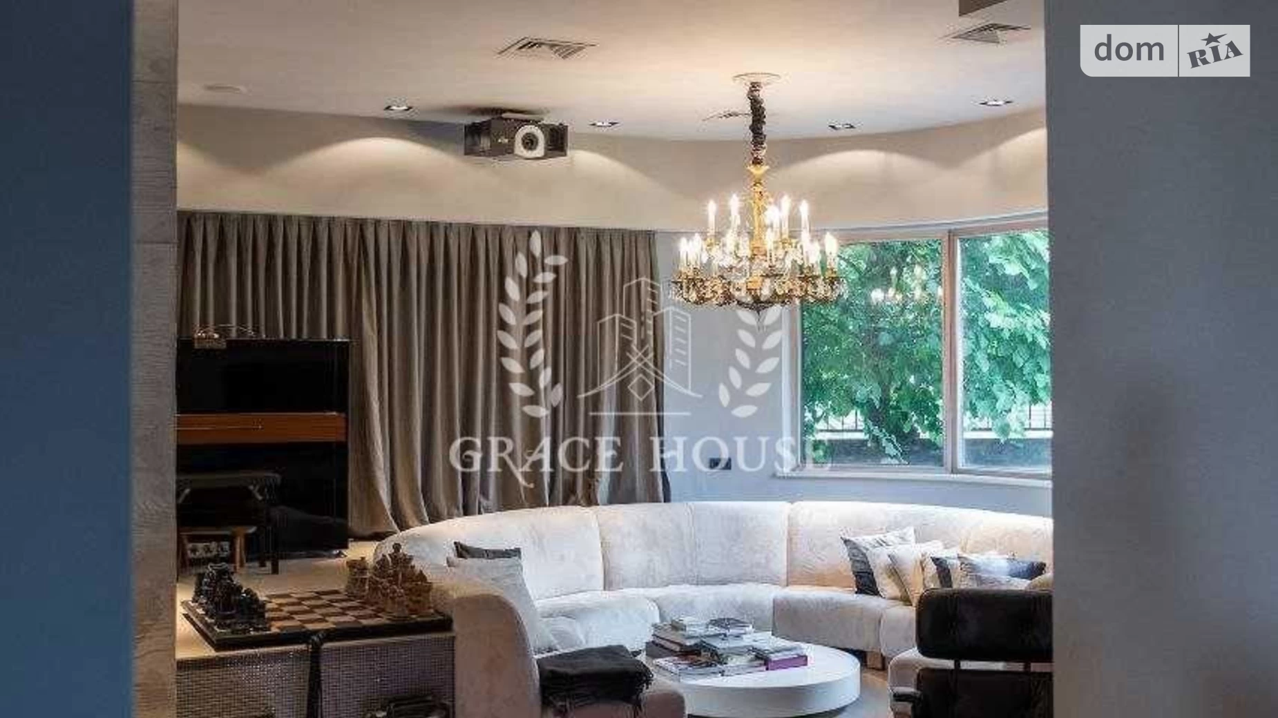 Сдается в аренду дом на 3 этажа 540 кв. м с балконом, цена: 4000 € - фото 5