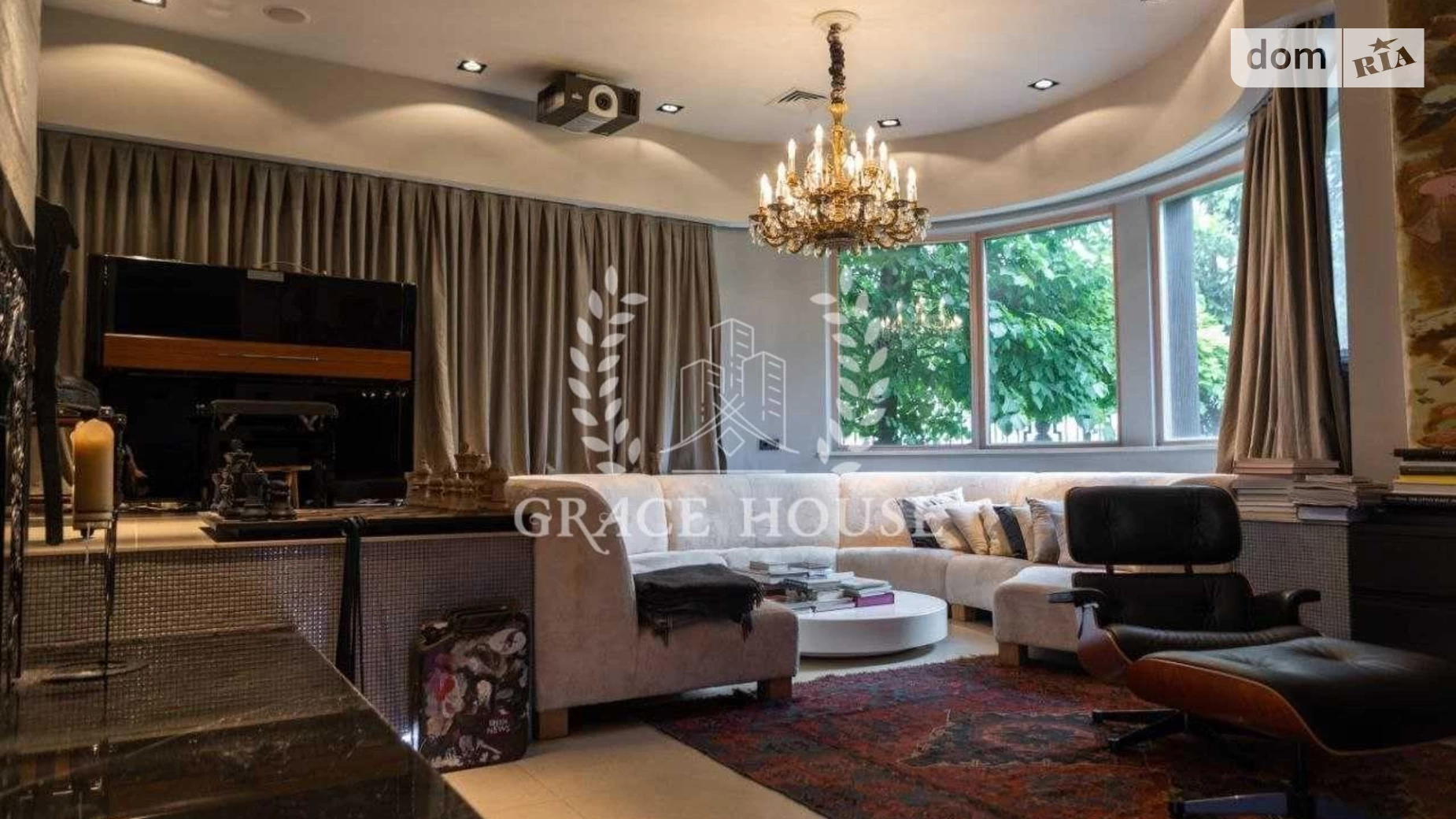Сдается в аренду дом на 3 этажа 540 кв. м с балконом, цена: 4000 € - фото 4