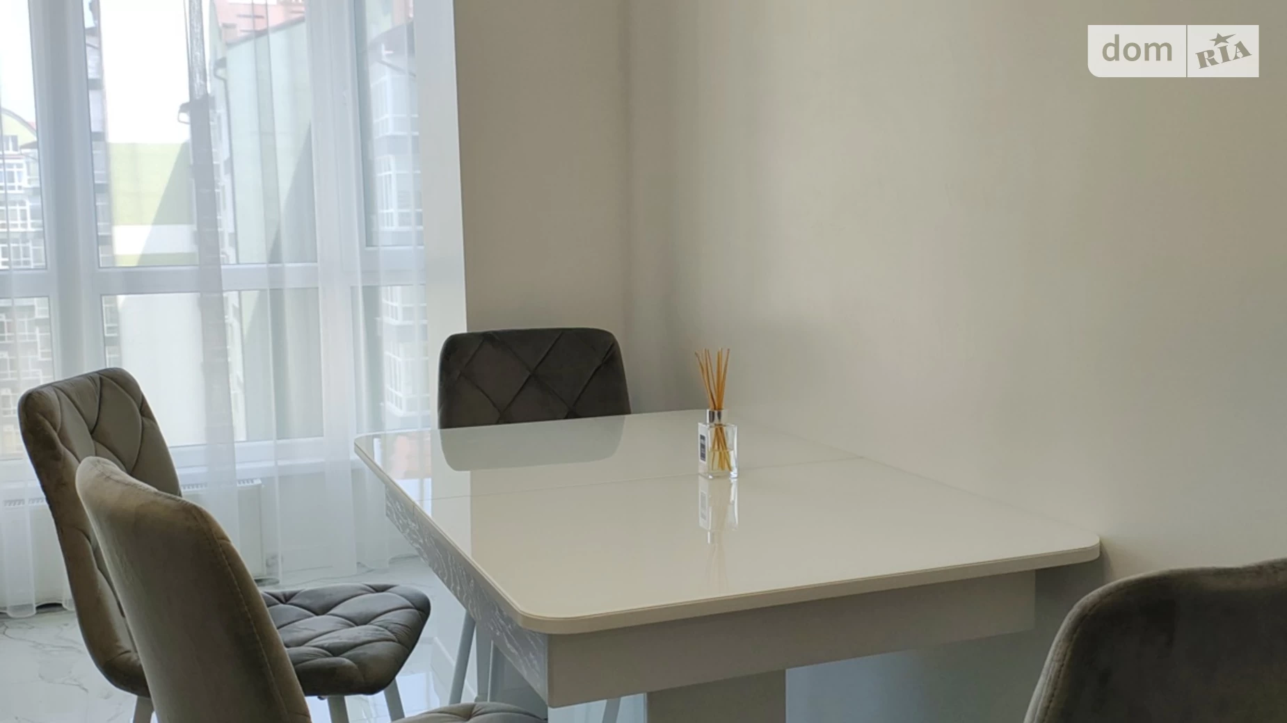 Продается 1-комнатная квартира 42 кв. м в Ивано-Франковске, ул. Высочана Семена, 18 корпус 12 - фото 2