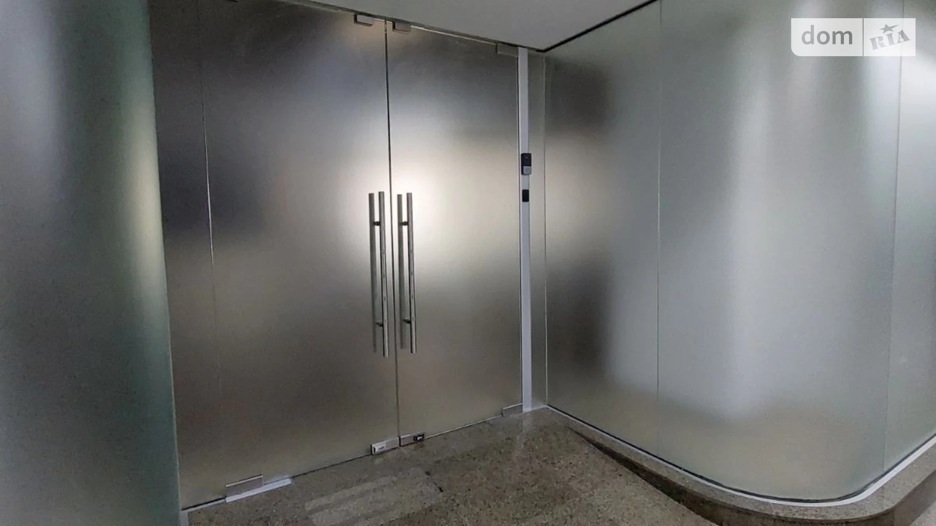 Сдается в аренду офис 269 кв. м в бизнес-центре, цена: 6700 $ - фото 5