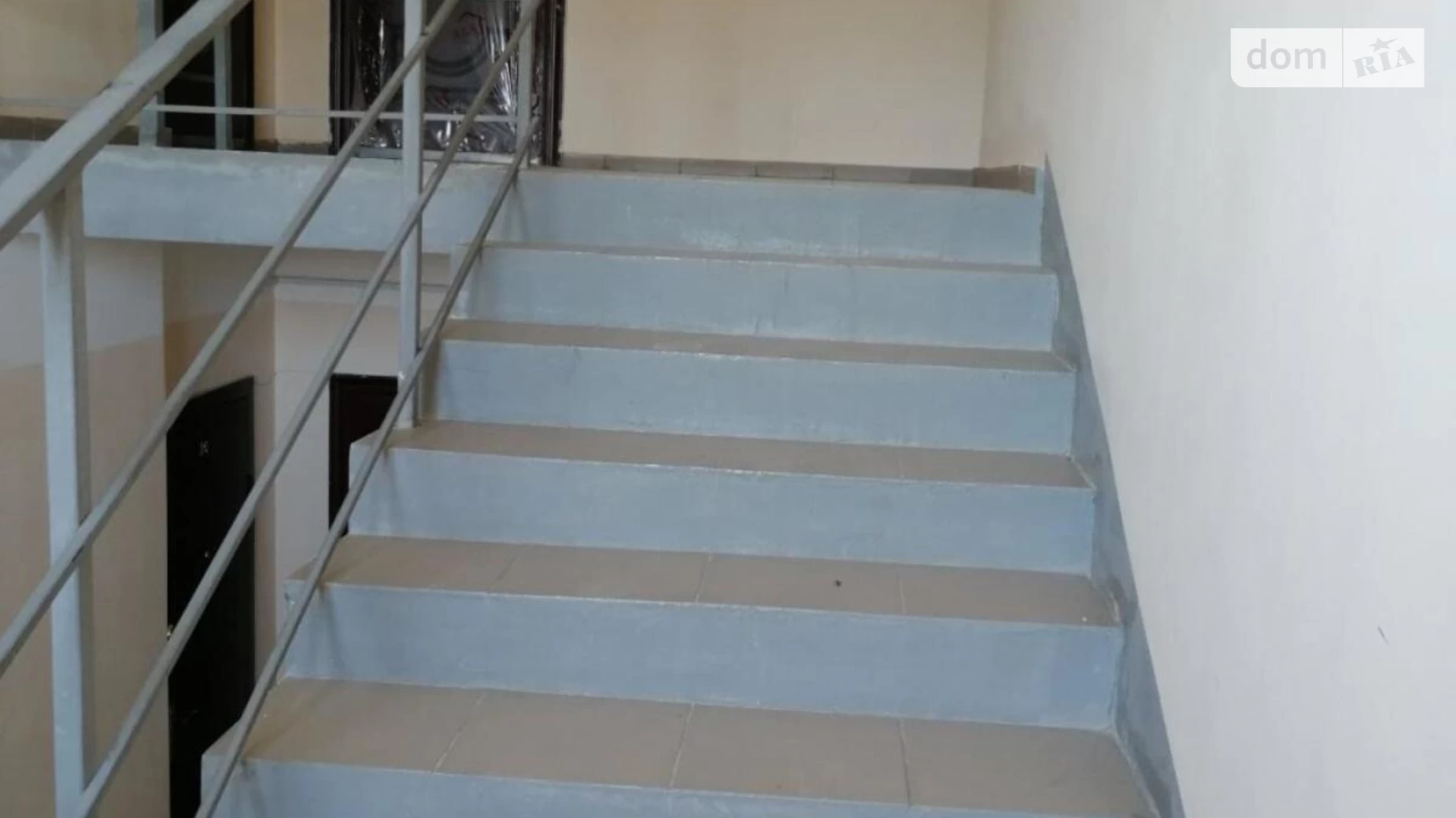 Продається 2-кімнатна квартира 57 кв. м у Фонтанці, вул. Центральна, 25/1 - фото 2