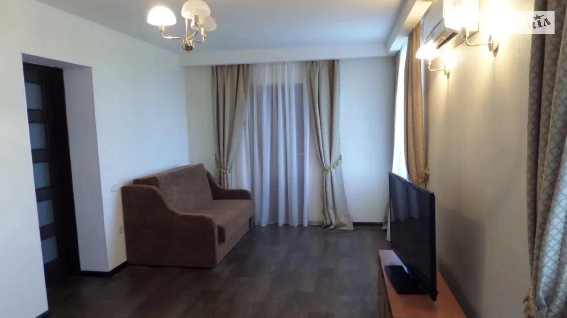 Сдается в аренду дом на 4 этажа 160 кв. м с садом, цена: 1500 $ - фото 5