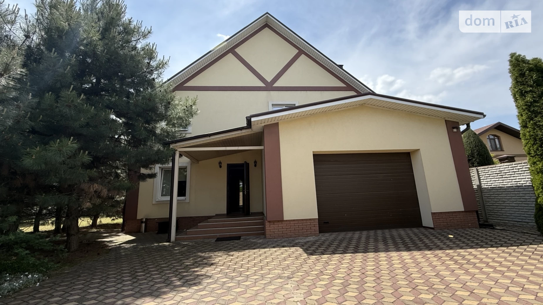 Продается дом на 2 этажа 234 кв. м с садом, цена: 175000 $ - фото 2
