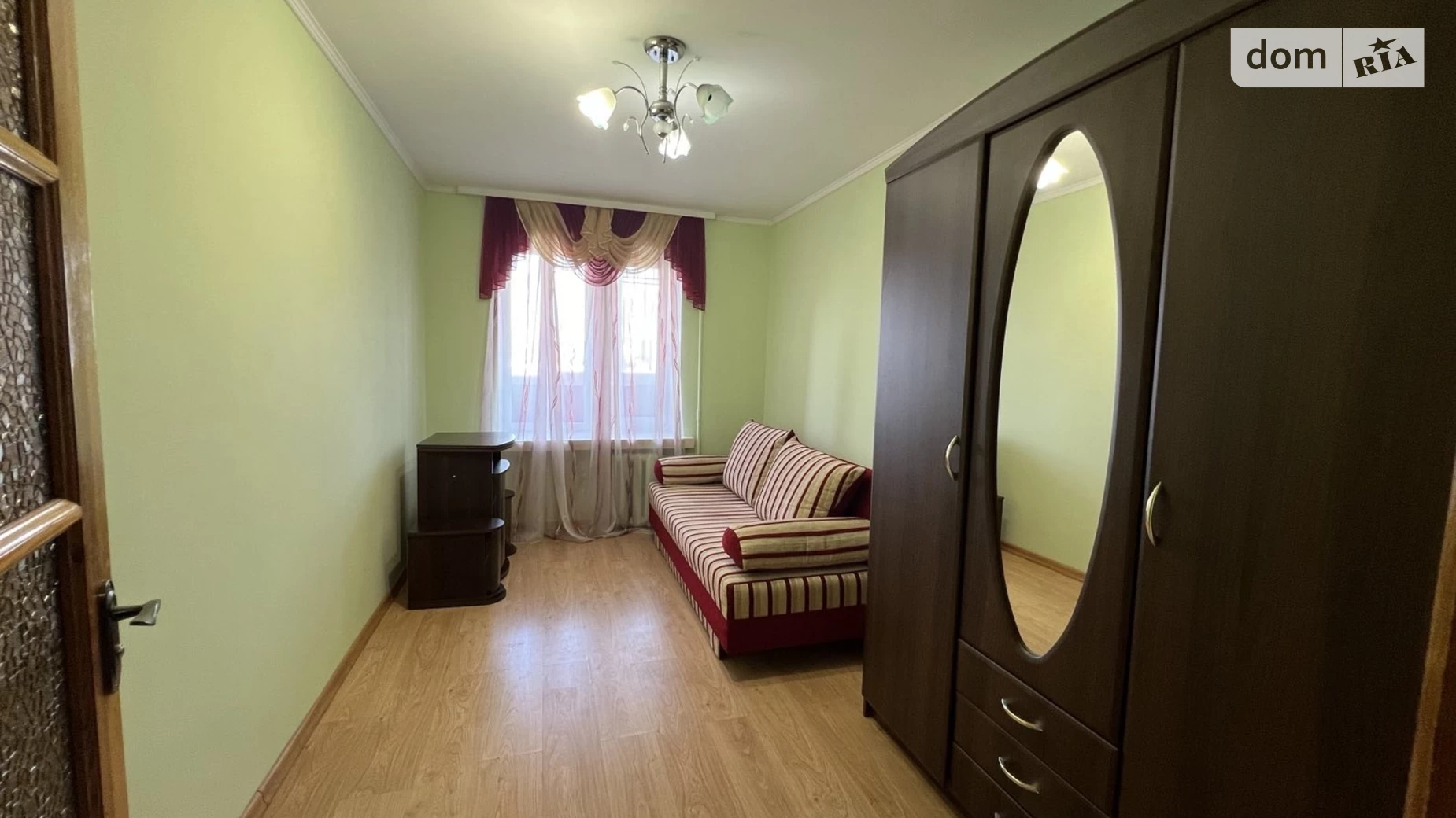 Продается 2-комнатная квартира 47 кв. м в Ровно, ул. Соборная, 264 - фото 4