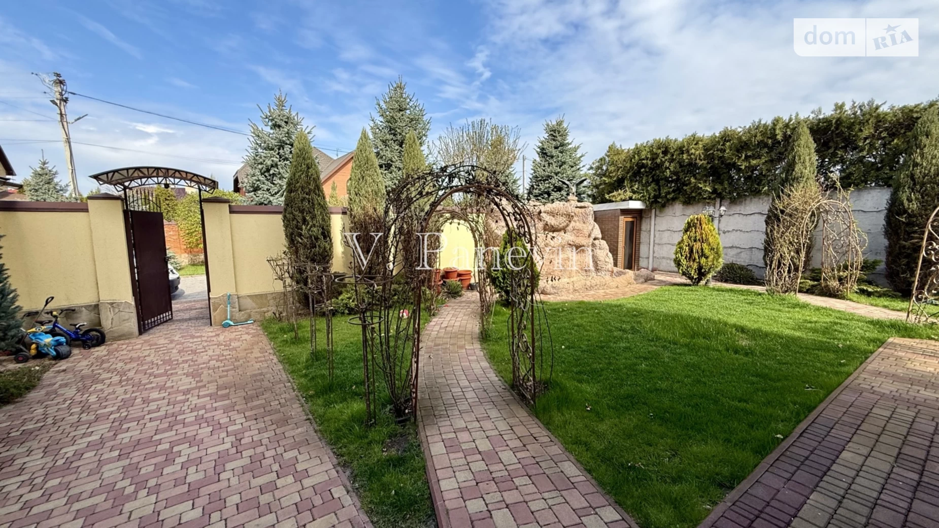 Продается дом на 3 этажа 368 кв. м с верандой, цена: 350000 $ - фото 4