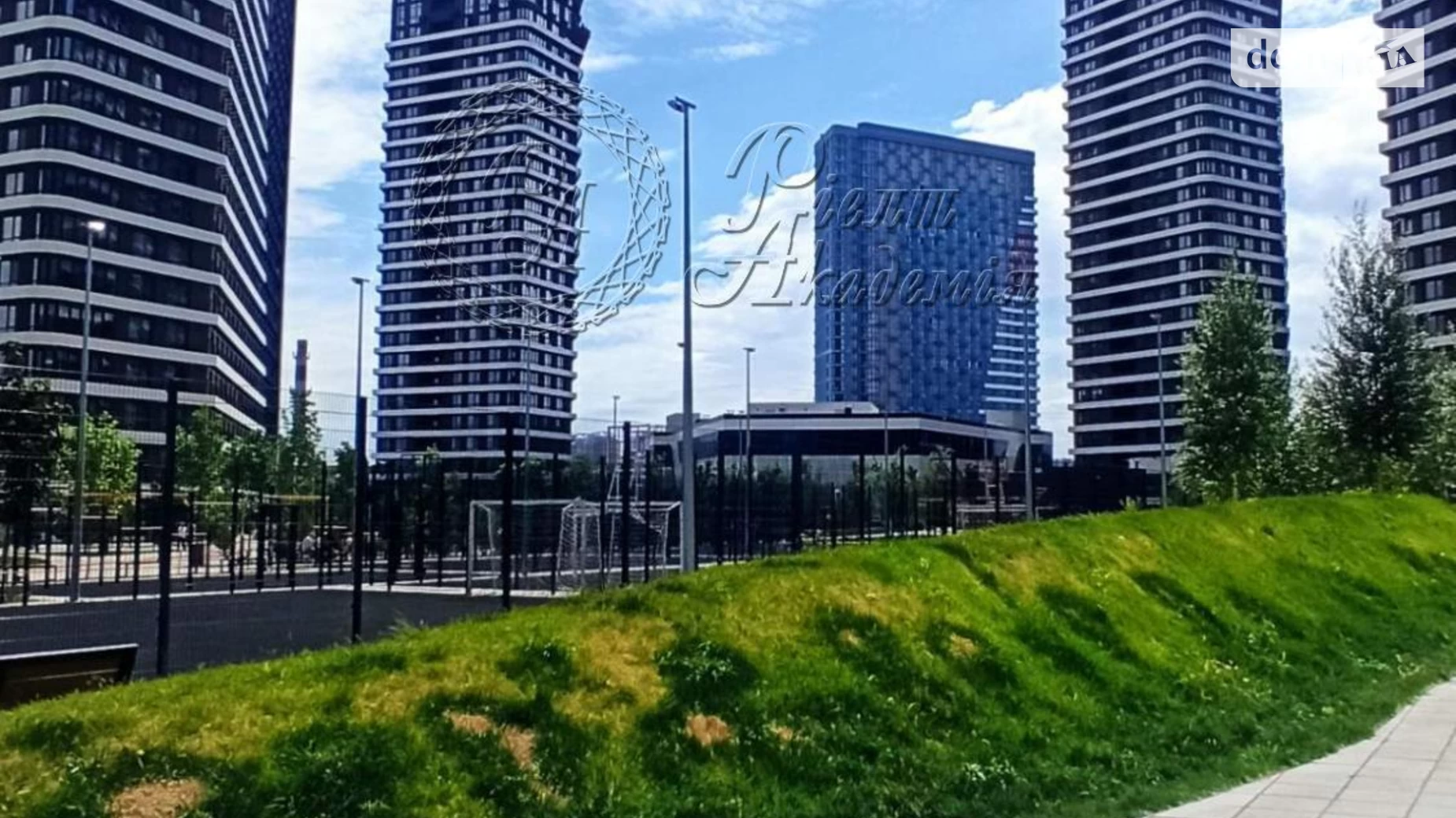 Продается 1-комнатная квартира 49 кв. м в Киеве, ул. Причальная, 10 - фото 2