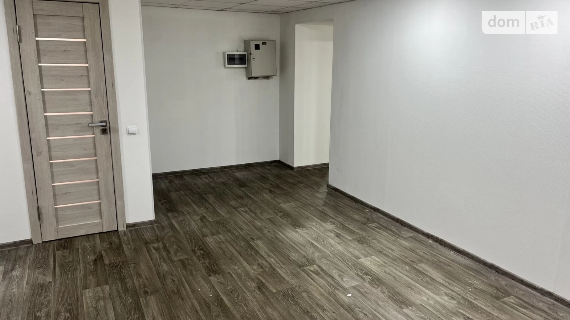 Сдается в аренду офис 80 кв. м в бизнес-центре, цена: 600 $ - фото 3