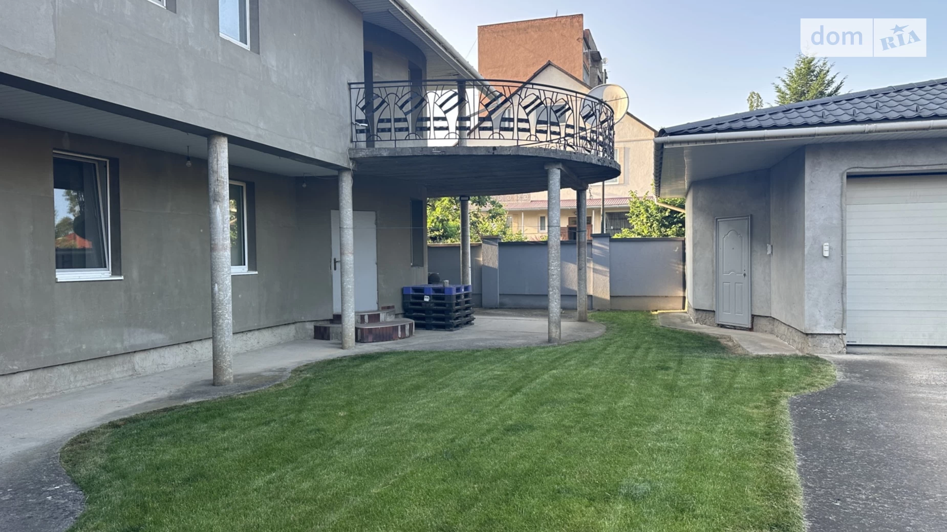 Продается дом на 2 этажа 372.3 кв. м с гаражом, цена: 210000 $ - фото 2