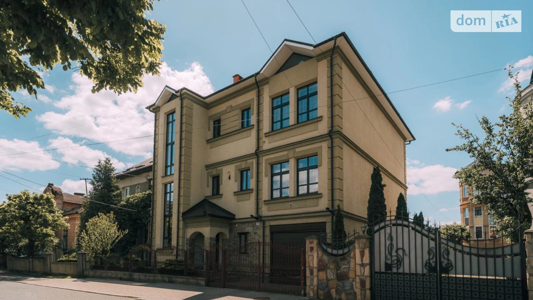 Продается дом на 3 этажа 330.9 кв. м с балконом, цена: 2000000 $ - фото 2