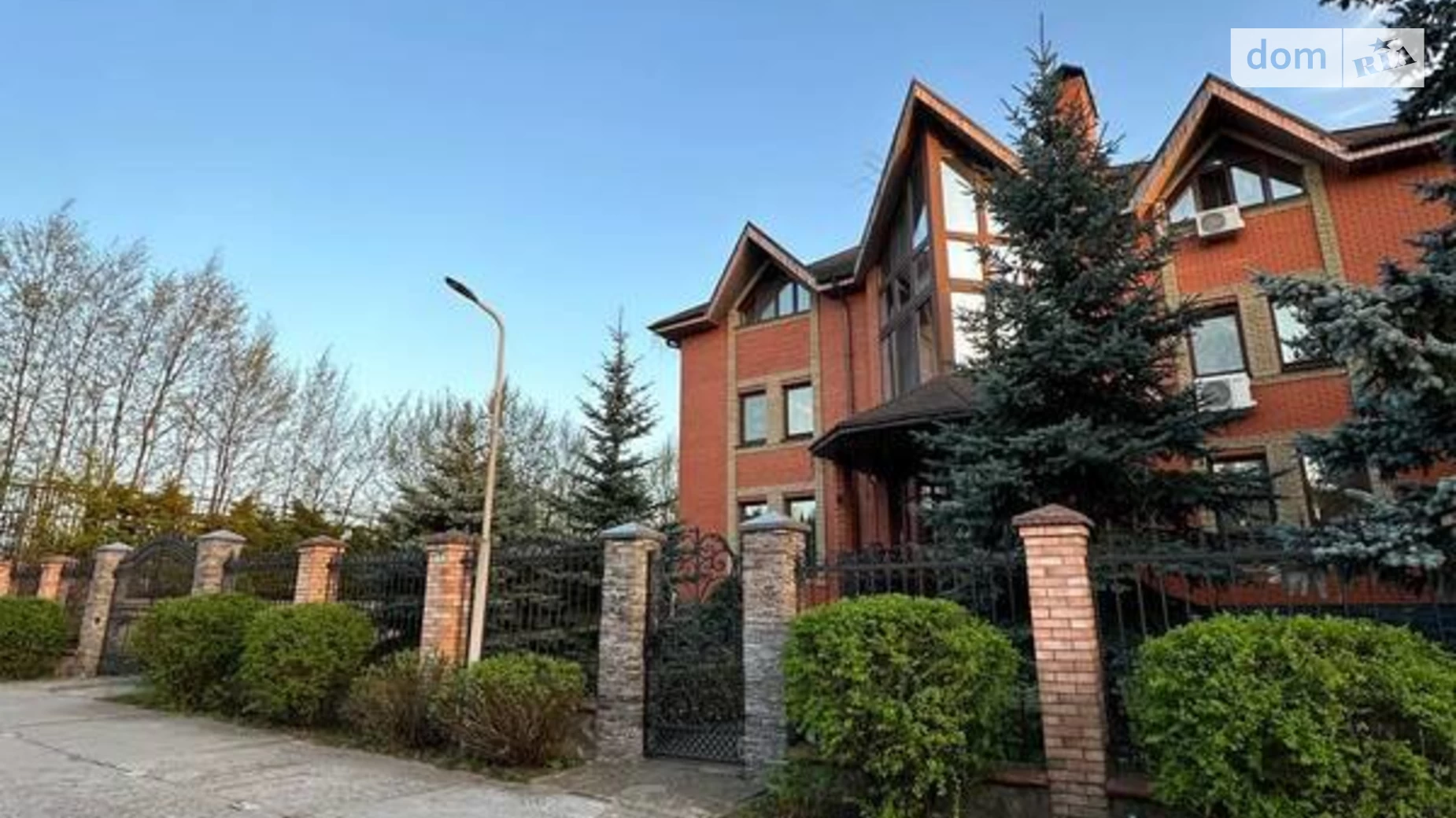 Продается дом на 3 этажа 1066.7 кв. м с бассейном, цена: 750000 $ - фото 4