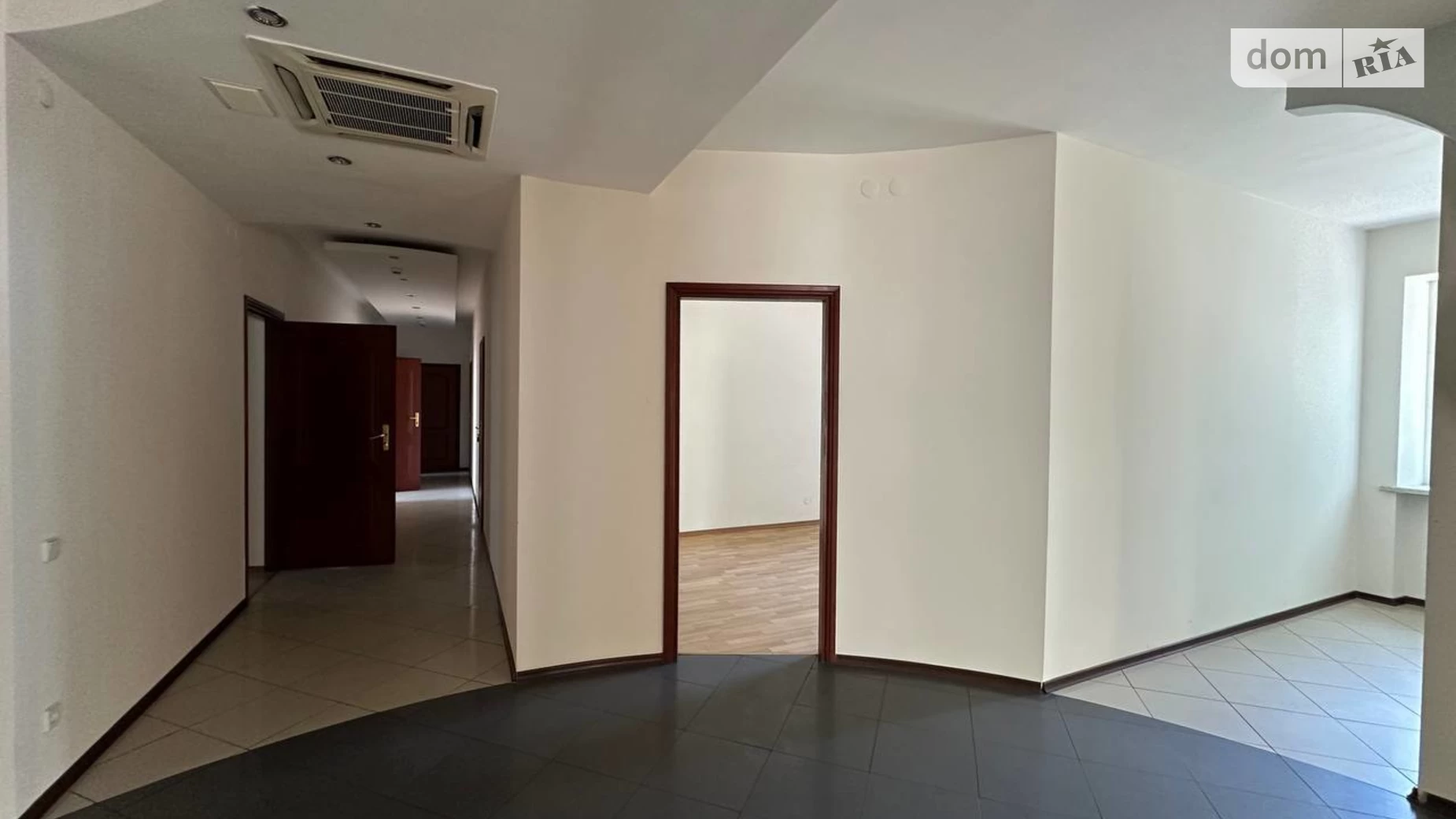 Сдается в аренду офис 245 кв. м в бизнес-центре, цена: 1838 $ - фото 3