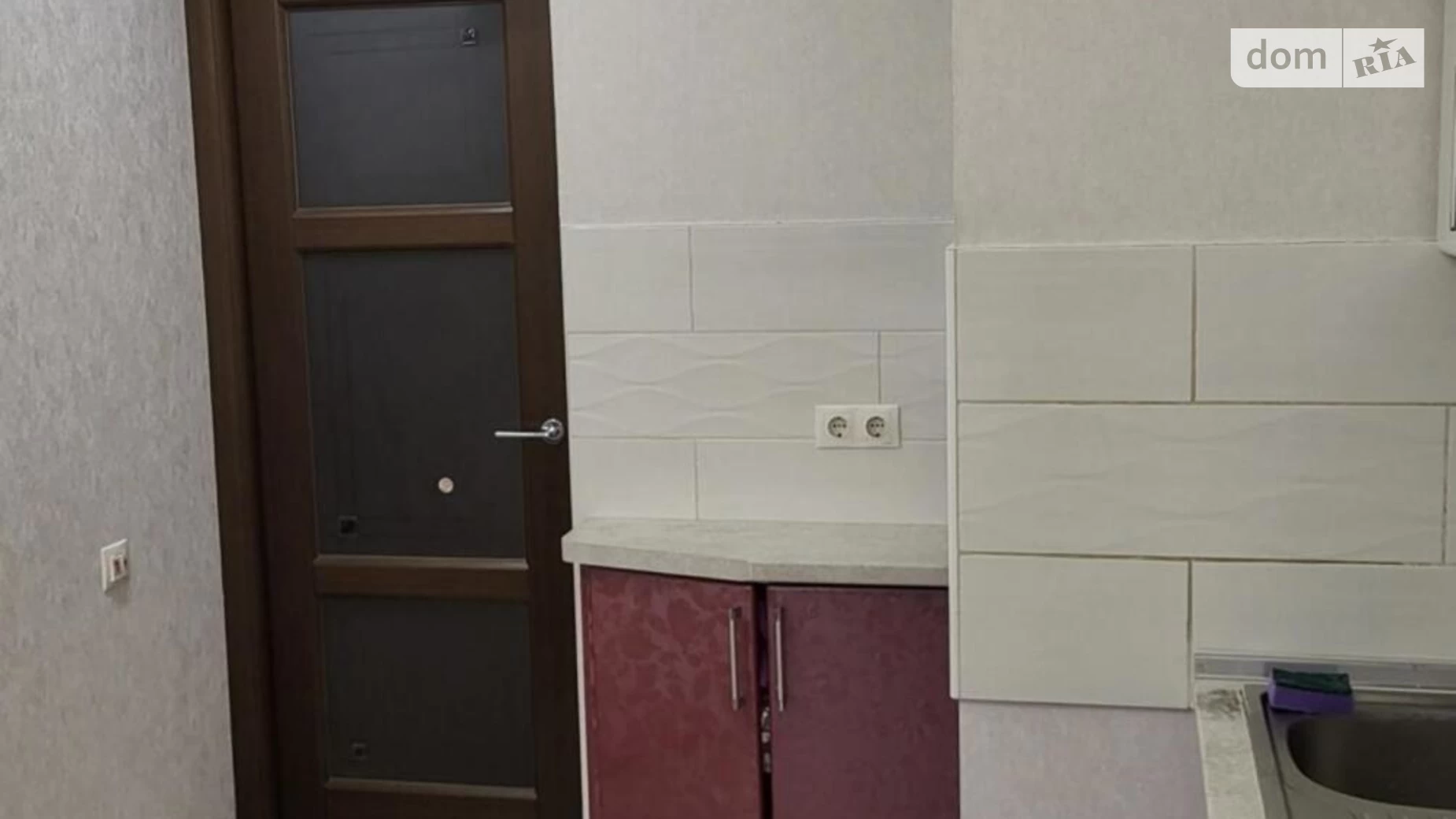 Продается 3-комнатная квартира 66.7 кв. м в Ровно, ул. Виталия Магеля - фото 2