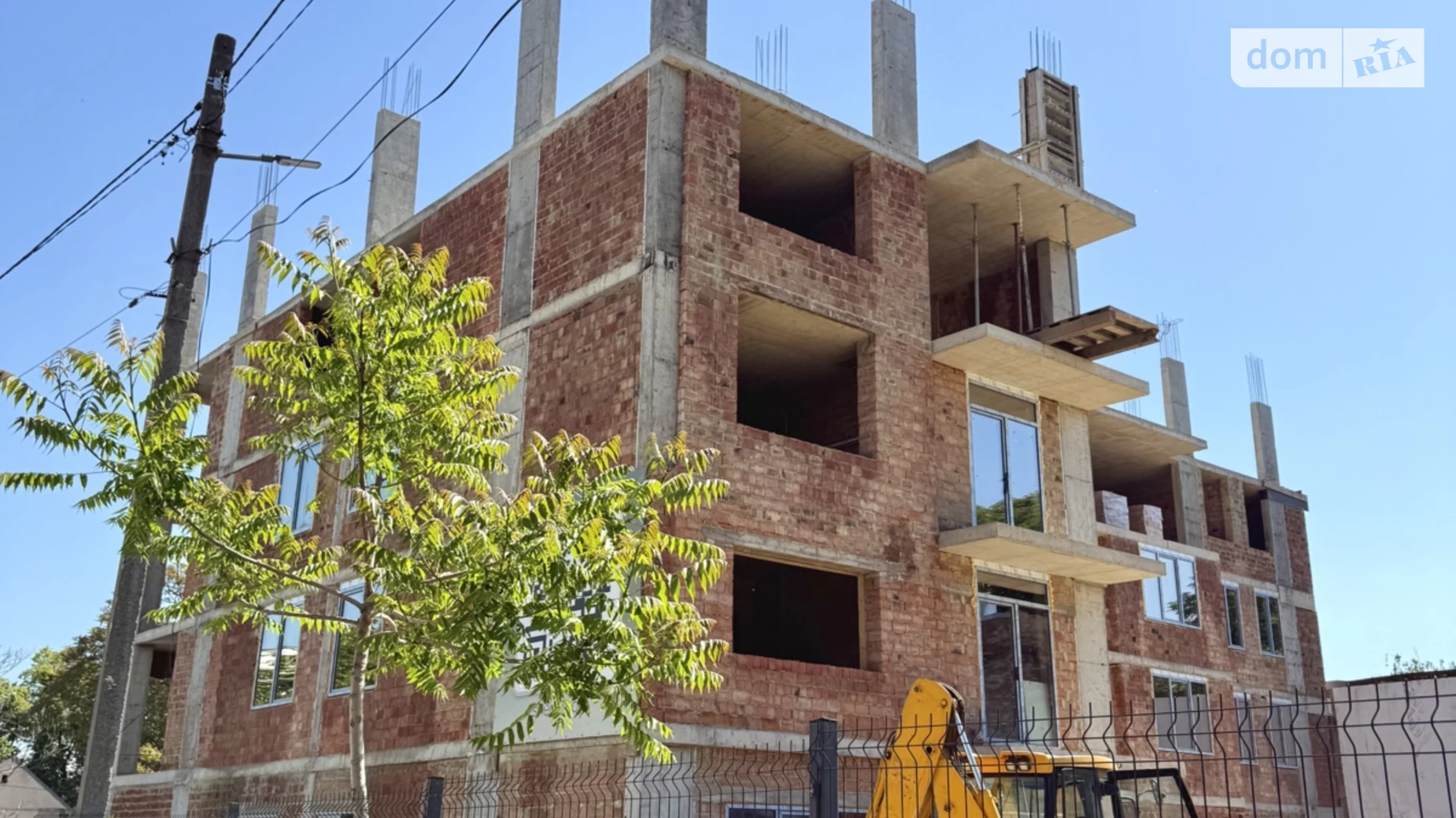Продается 3-комнатная квартира 88.93 кв. м в Черновцах - фото 2