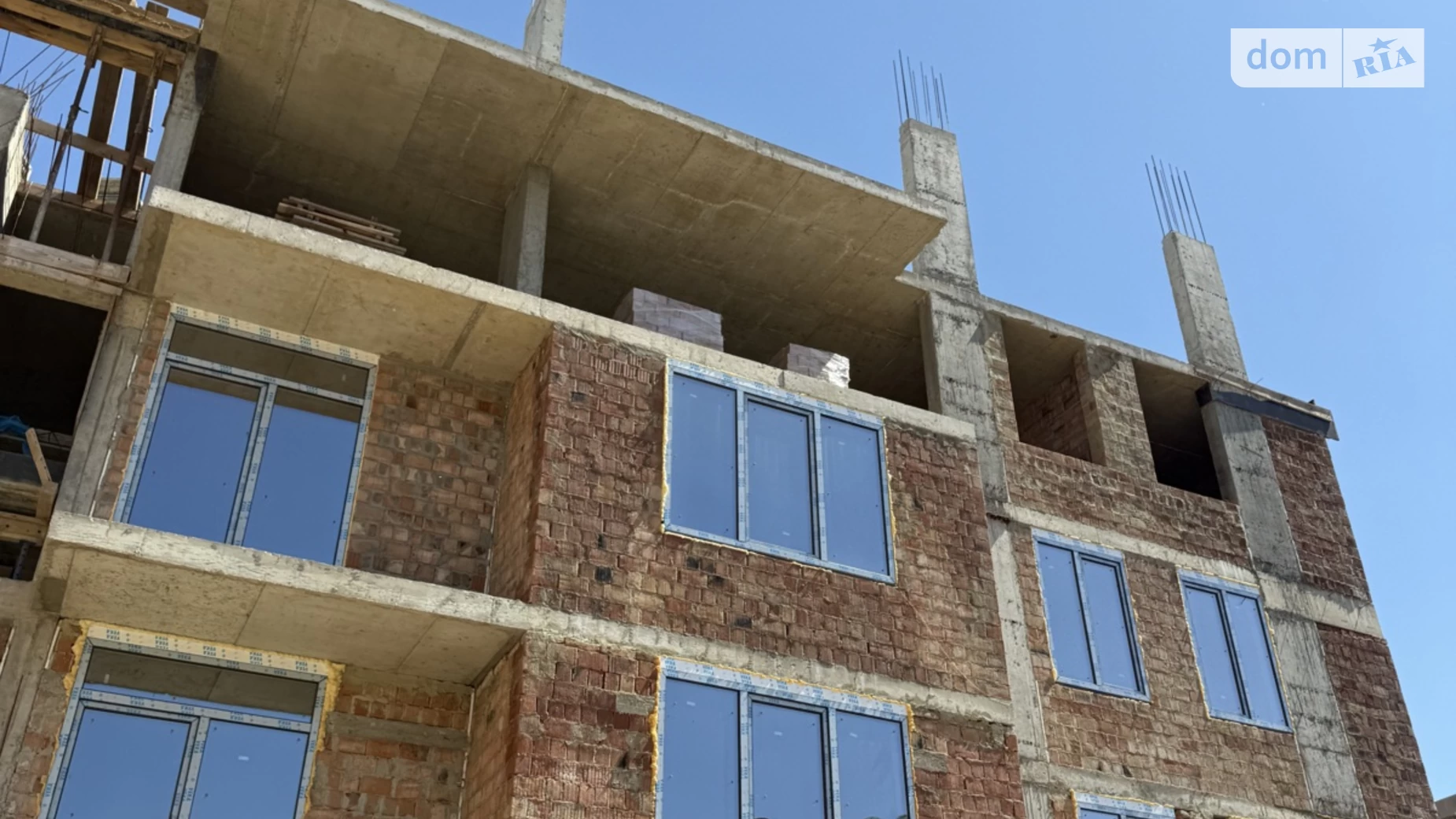Продается 3-комнатная квартира 88.93 кв. м в Черновцах - фото 4