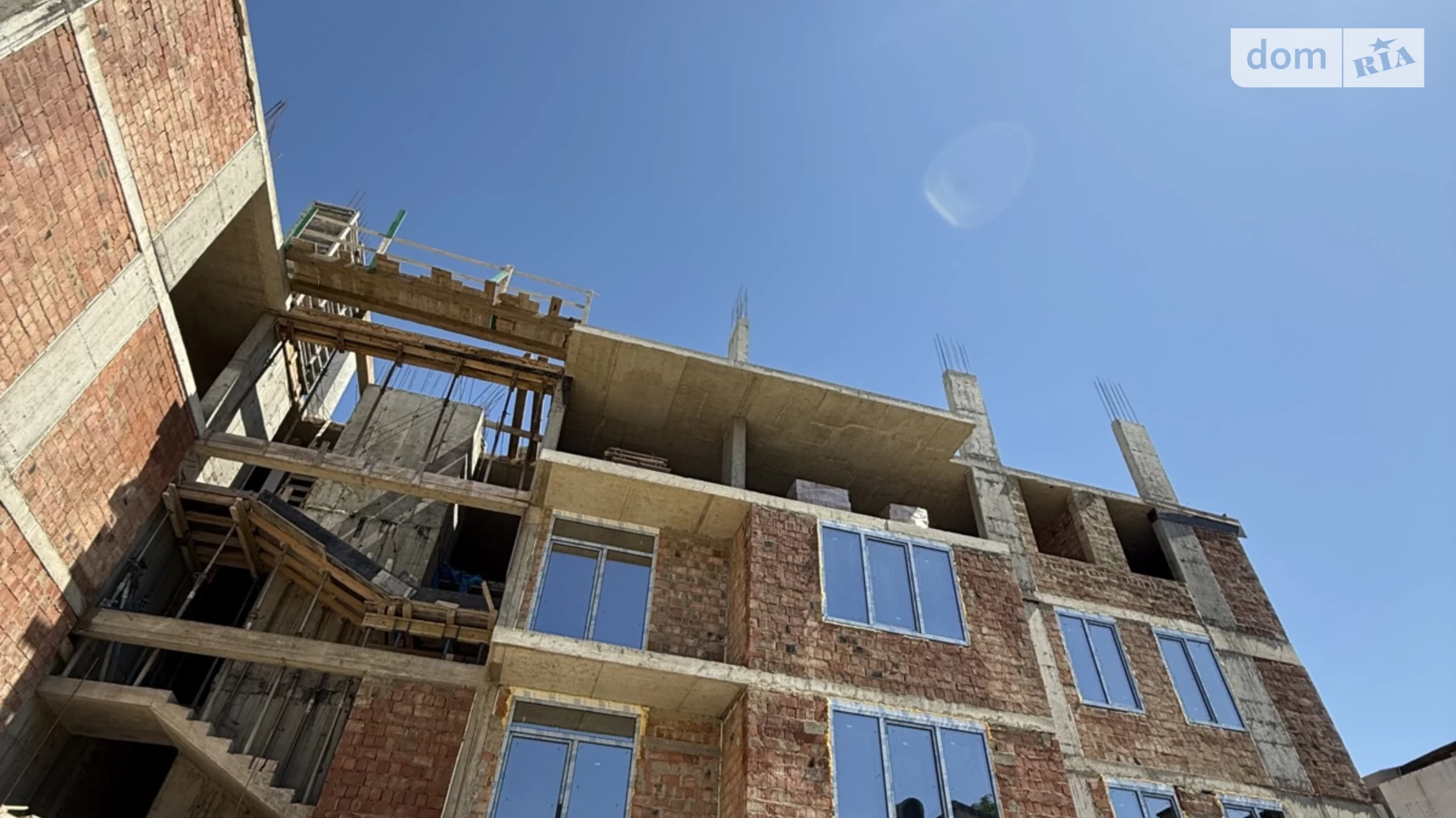 Продается 2-комнатная квартира 75 кв. м в Черновцах - фото 3