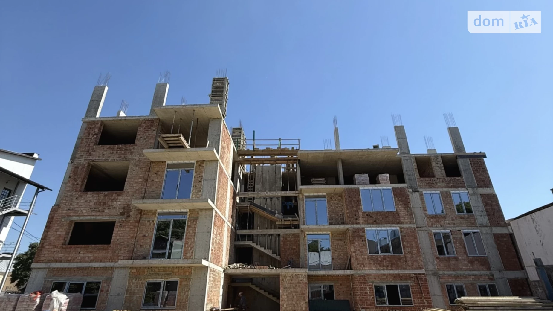 Продается 2-комнатная квартира 75 кв. м в Черновцах - фото 4