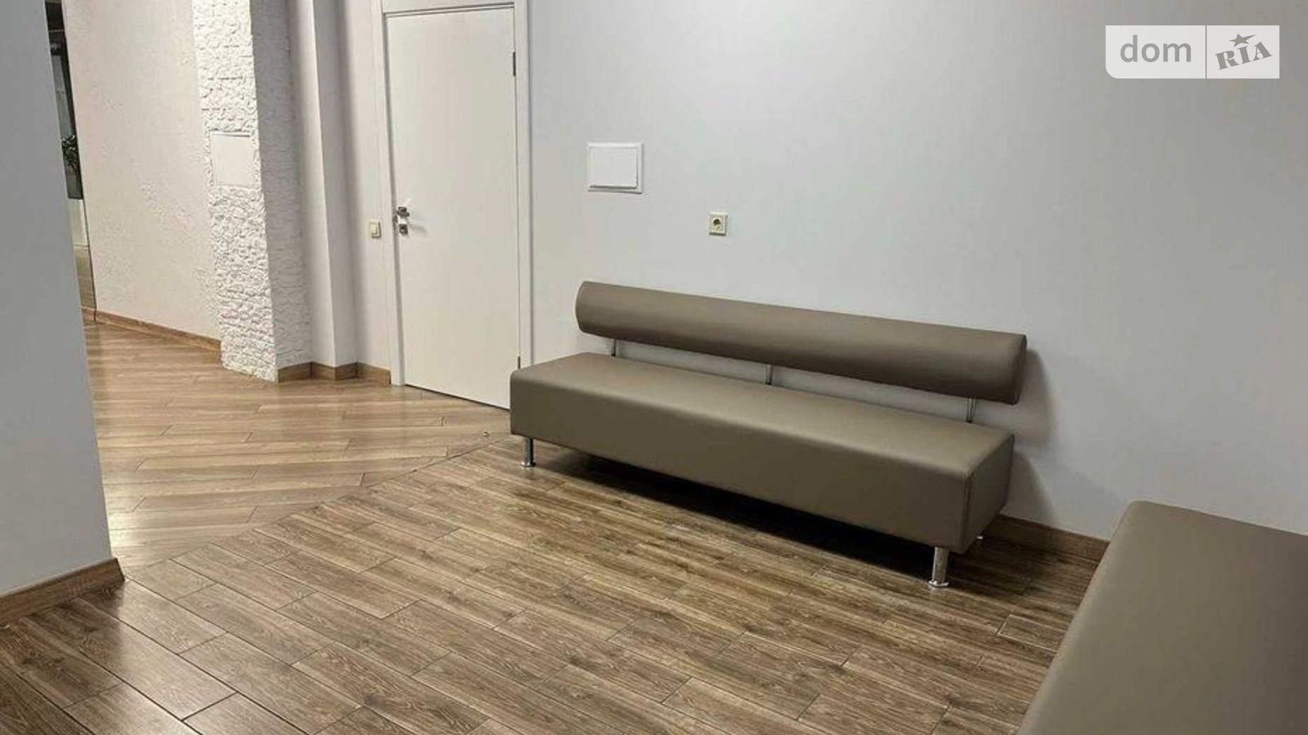 Сдается в аренду офис 165 кв. м в бизнес-центре, цена: 2100 $ - фото 3
