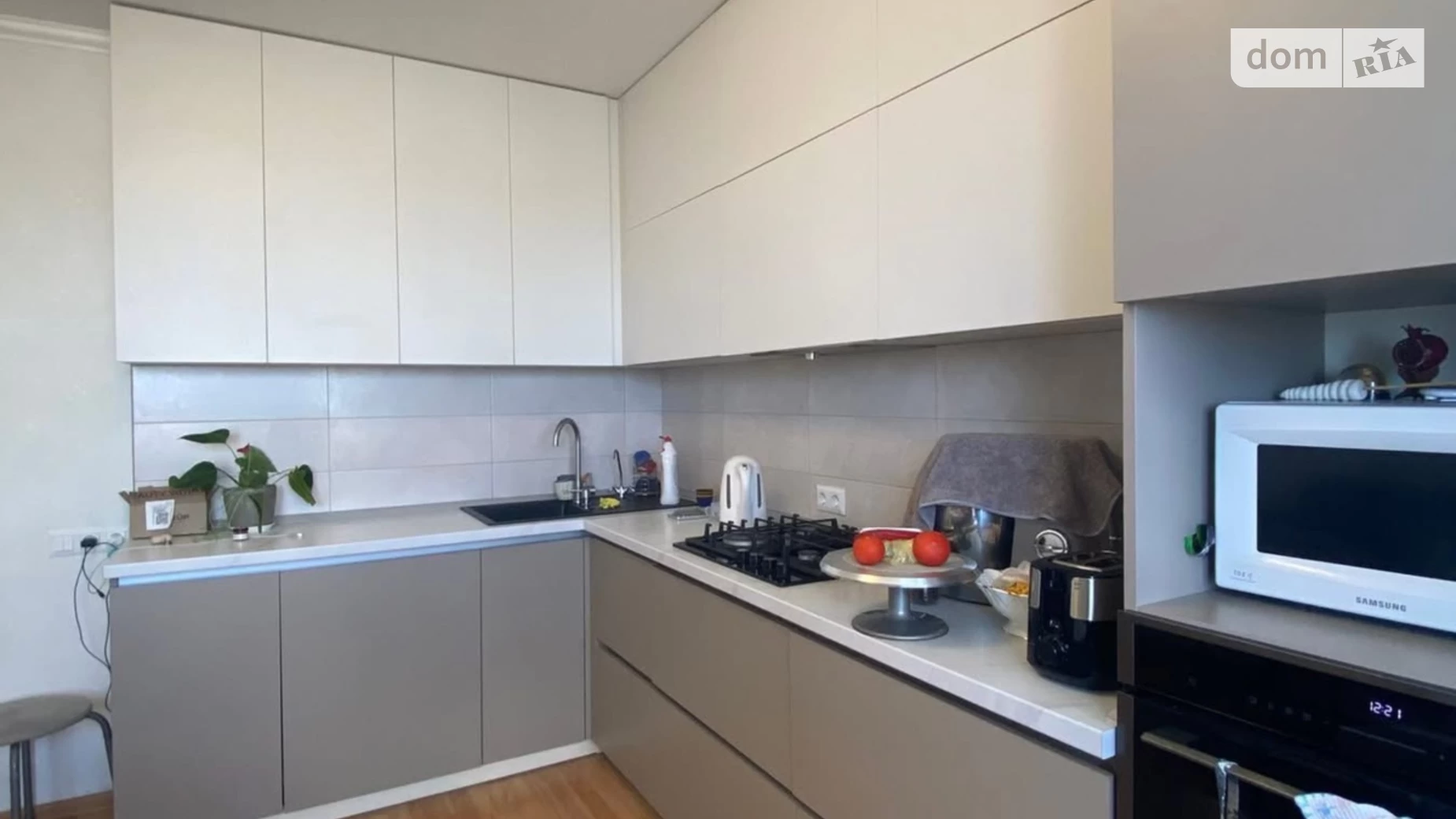 Продается 1-комнатная квартира 50.8 кв. м в Черноморске, ул. Парусная - фото 2
