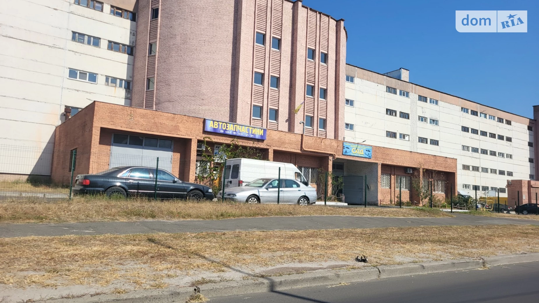 Сдается в аренду место в гаражном кооперативе под легковое авто на 18 кв. м, цена: 4000 грн - фото 3