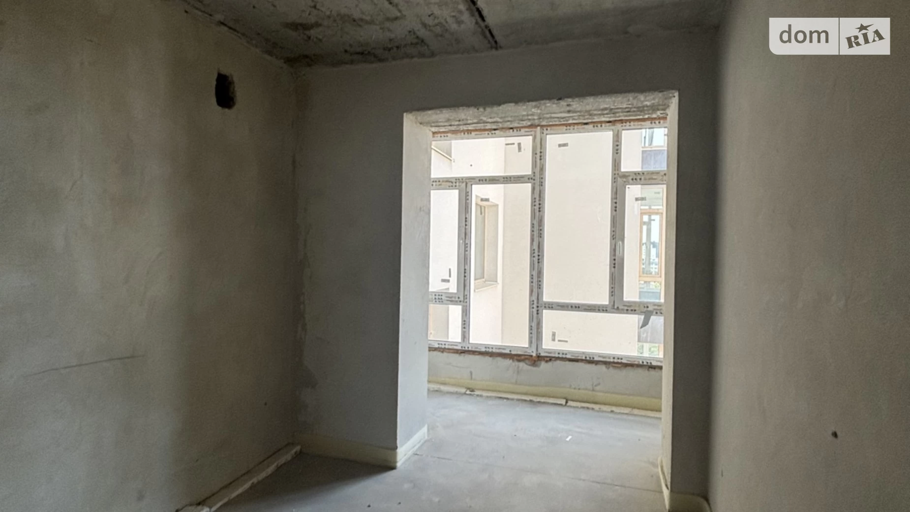 Продается 1-комнатная квартира 45 кв. м в Ивано-Франковске, ул. Волошина Августина - фото 2