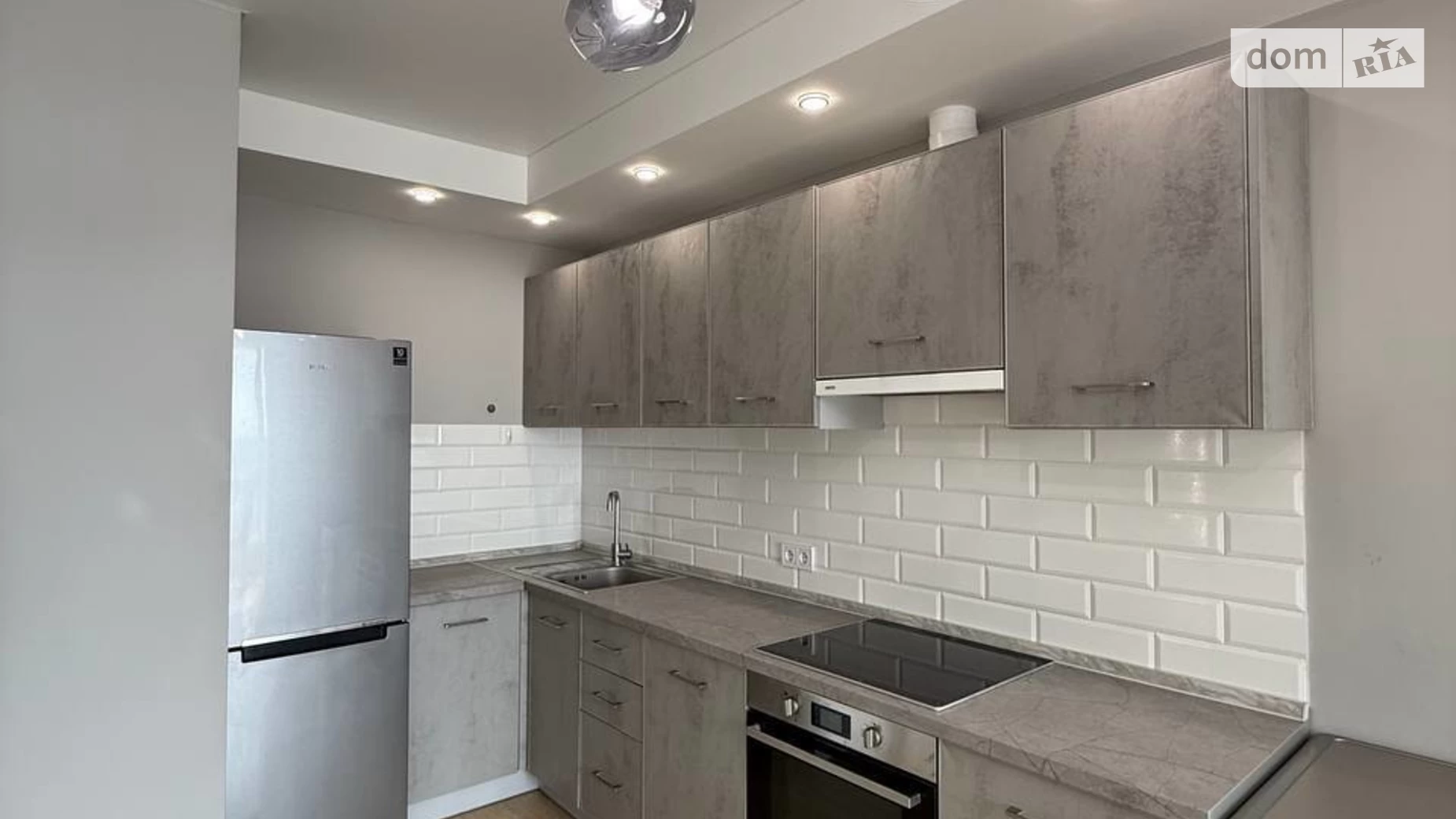 Продается 2-комнатная квартира 67.5 кв. м в Ровно, цена: 93000 $ - фото 2
