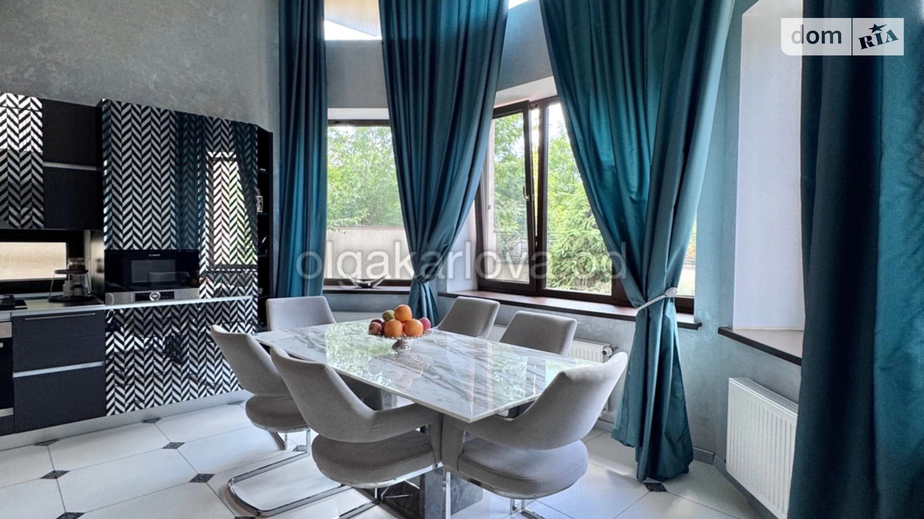 Сдается в аренду дом на 2 этажа 393.2 кв. м с верандой, цена: 4000 $ - фото 2