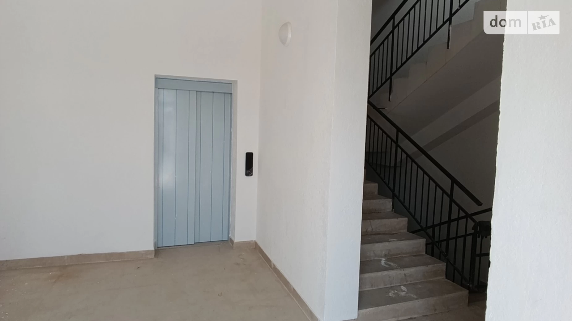 Продается 1-комнатная квартира 50 кв. м в Львове, ул. Камышовая, 11 - фото 4