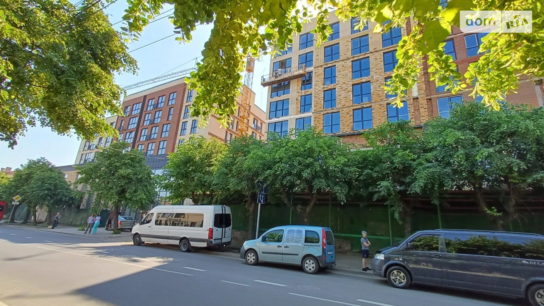 Продается 1-комнатная квартира 51 кв. м в Черновцах, ул. Сторожинецкая, 3 - фото 2
