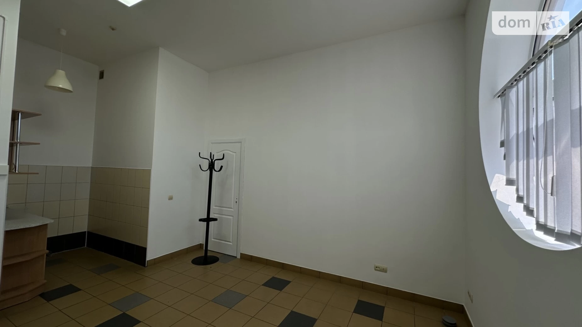 Сдается в аренду офис 18 кв. м в бизнес-центре, цена: 8500 грн - фото 4
