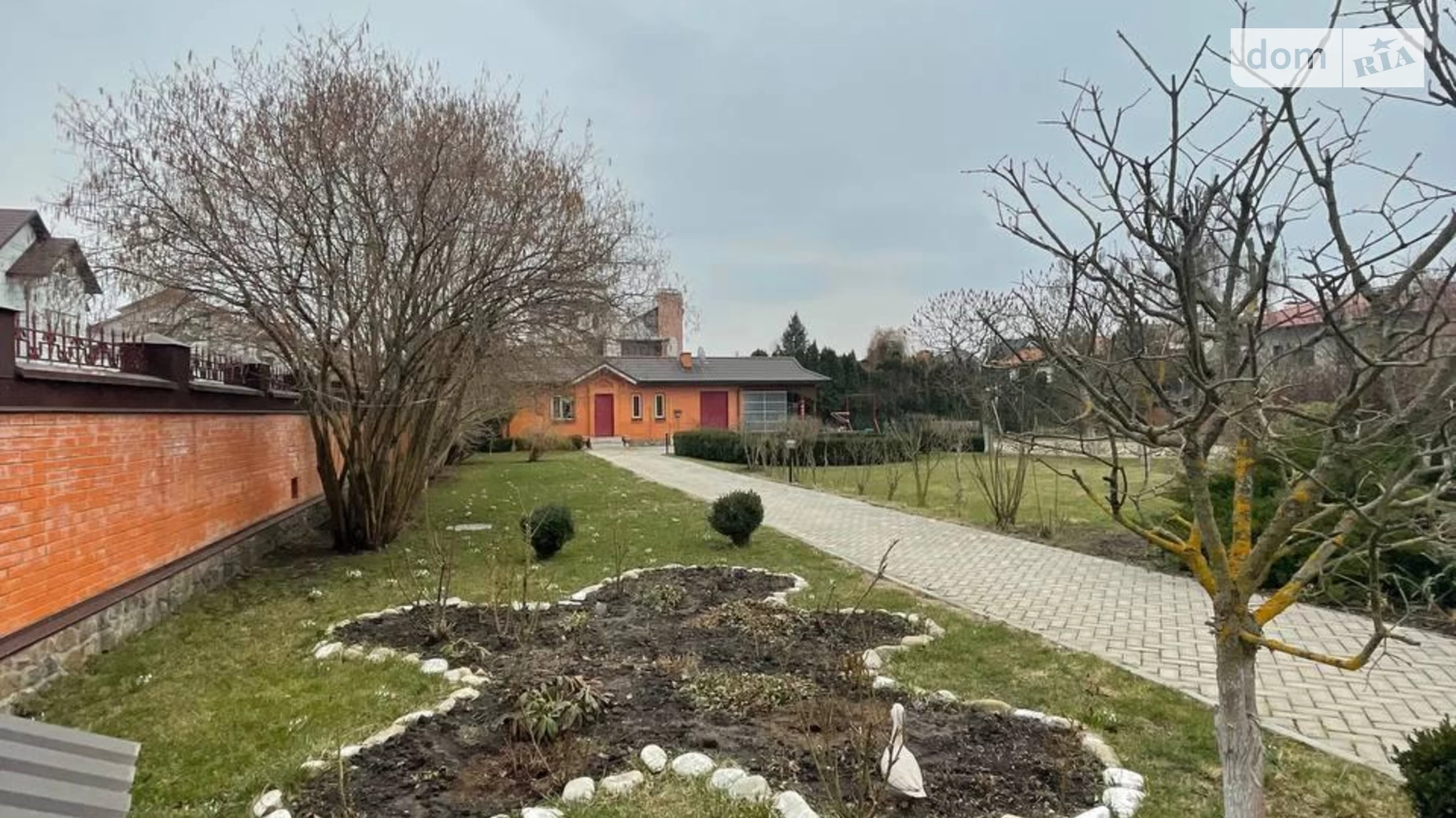 Продается дом на 3 этажа 389 кв. м с мебелью, цена: 400000 $ - фото 2