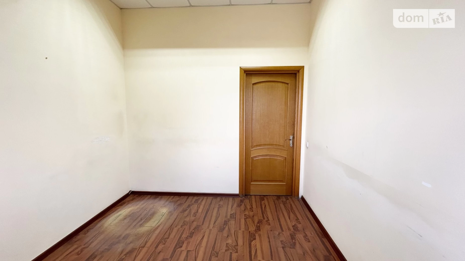 Сдается в аренду офис 35 кв. м в бизнес-центре, цена: 8400 грн - фото 2