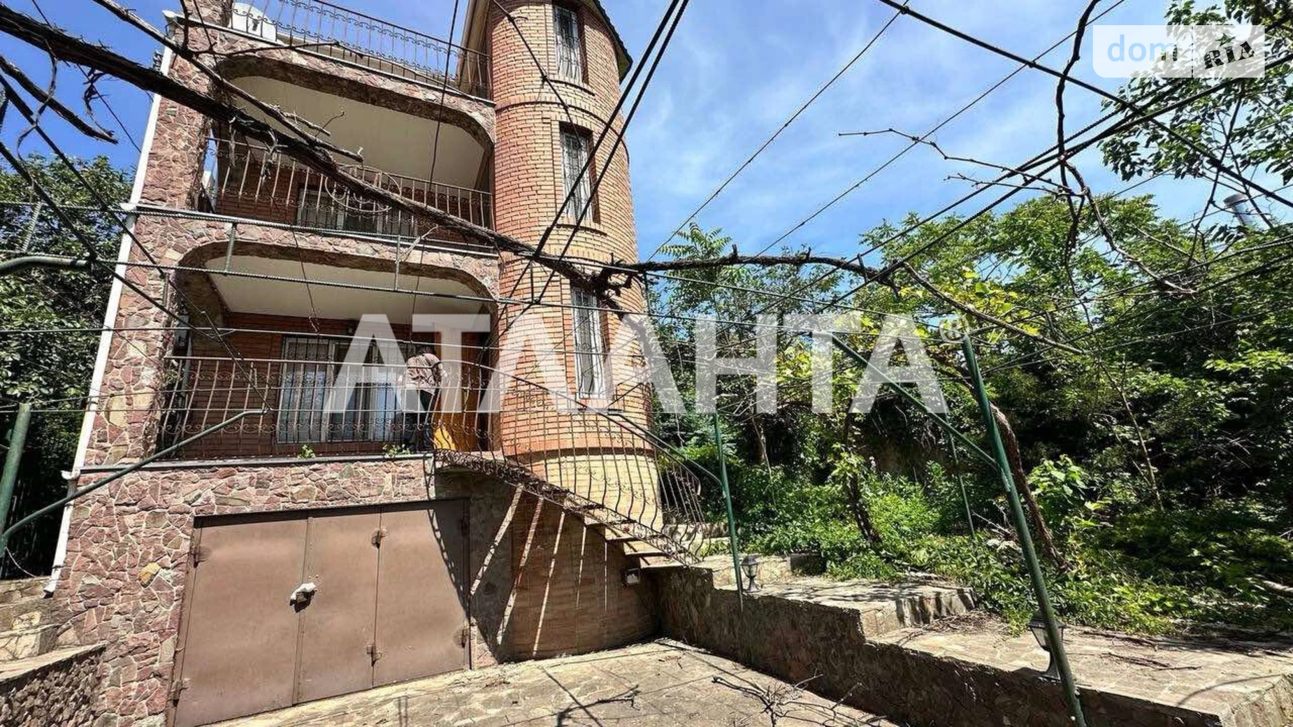 Продается дом на 3 этажа 100 кв. м с верандой, цена: 110000 $ - фото 3
