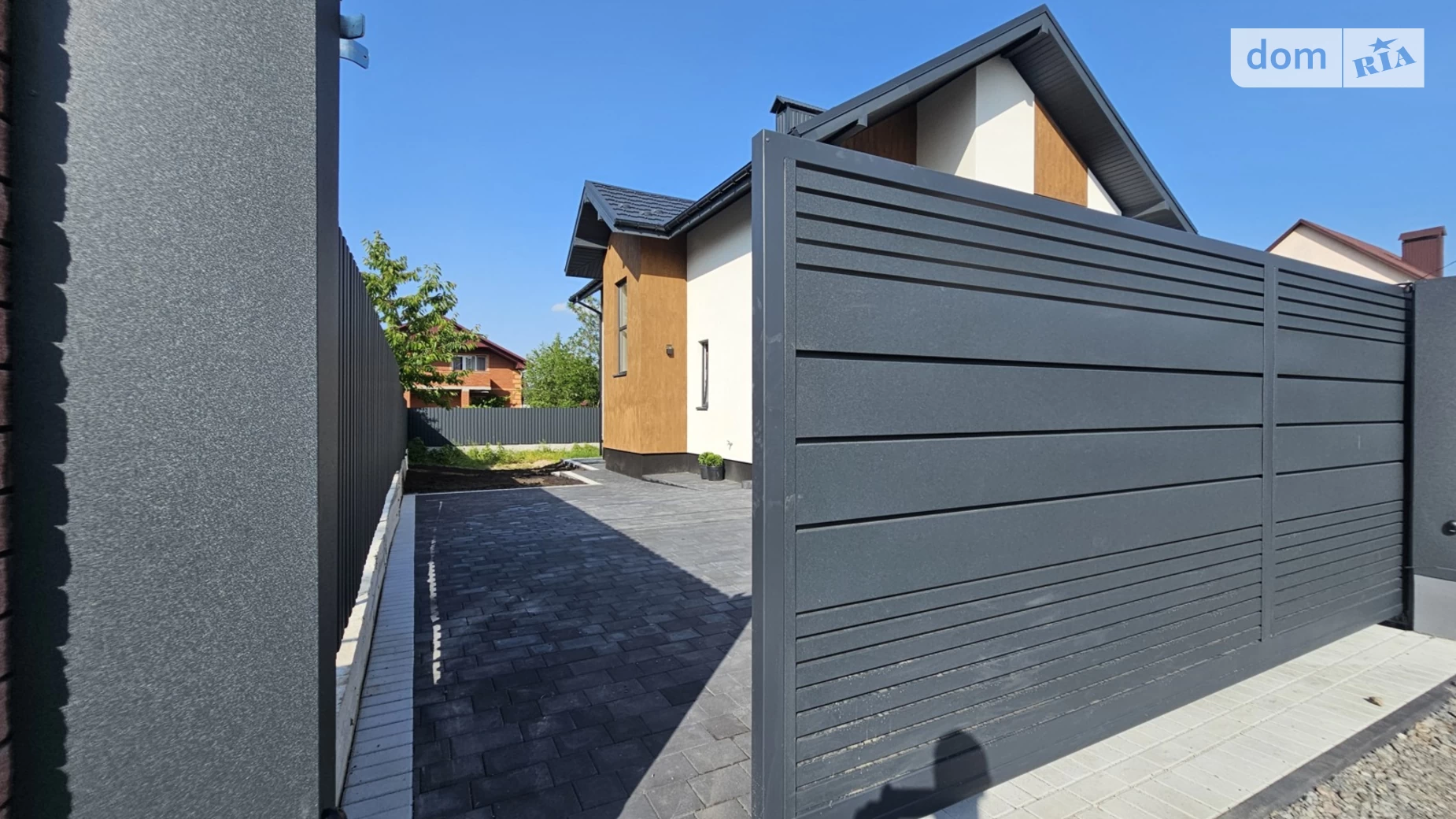 Продается дом на 2 этажа 155 кв. м с бассейном, цена: 145000 $ - фото 4