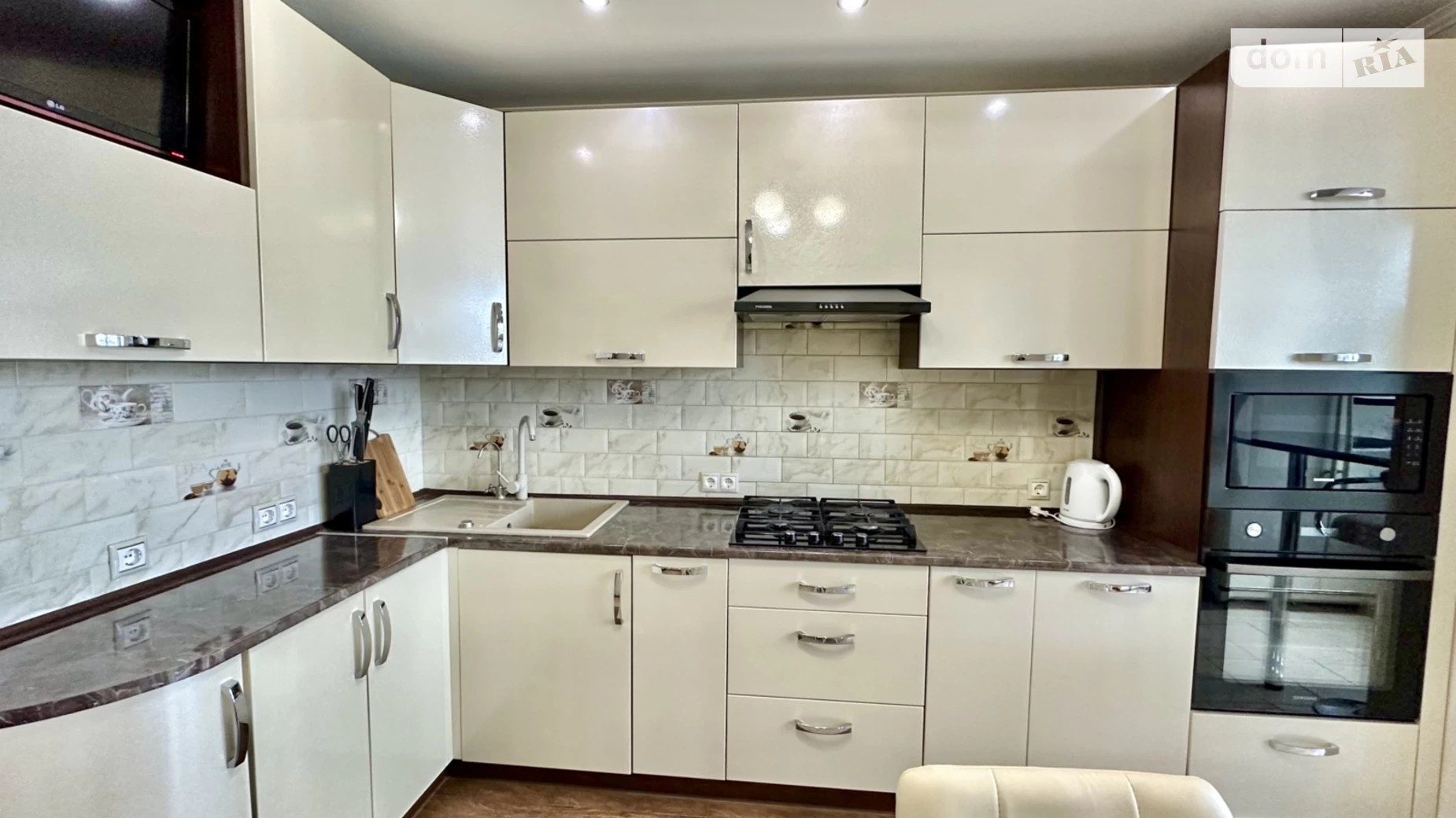 3-кімнатна квартира 89 кв. м у Тернополі, вул. Євгена Коновальця - фото 3